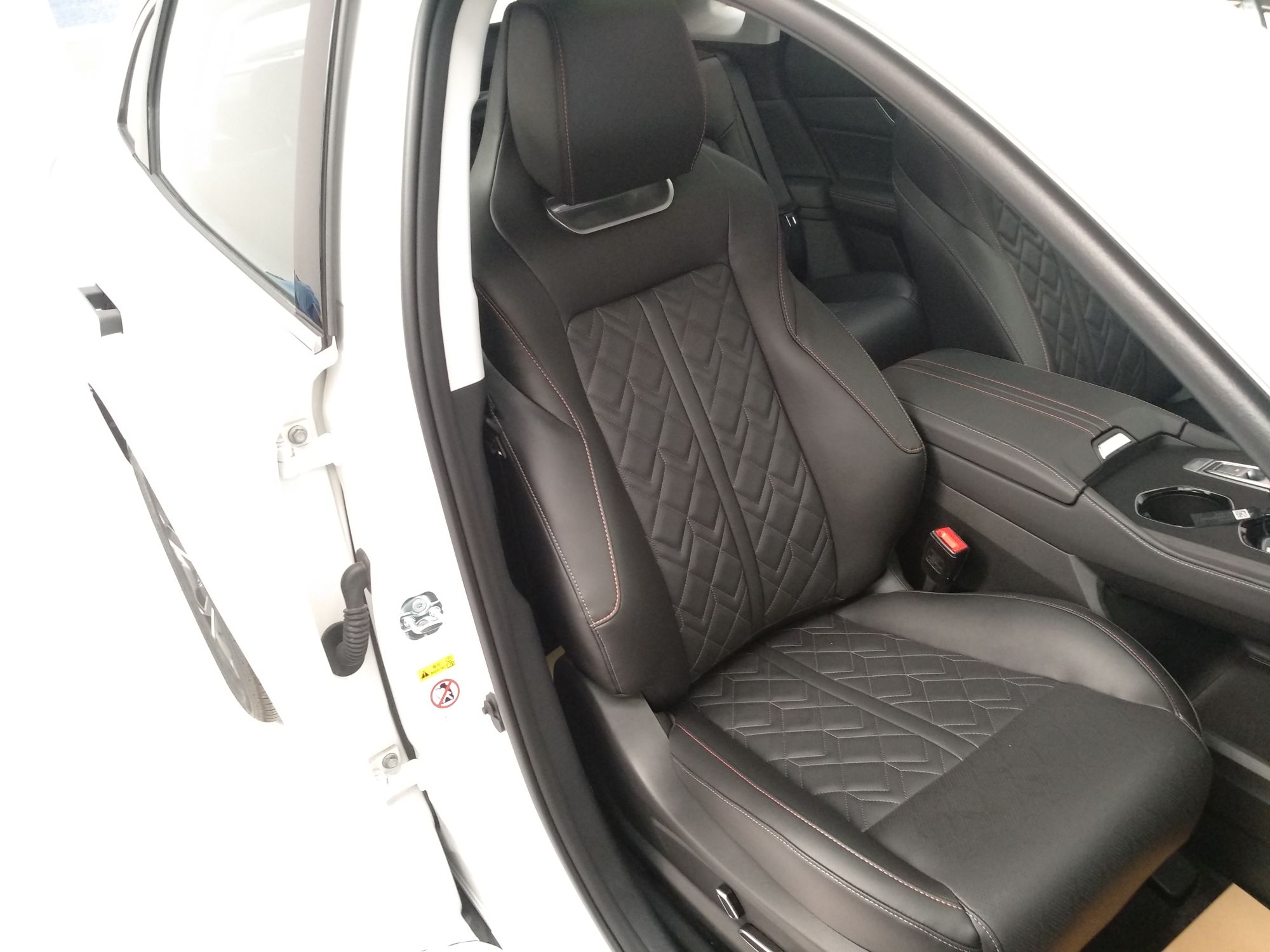 长安UNI-K新能源 2022款 蓝鲸iDD 1.5T 卓越型