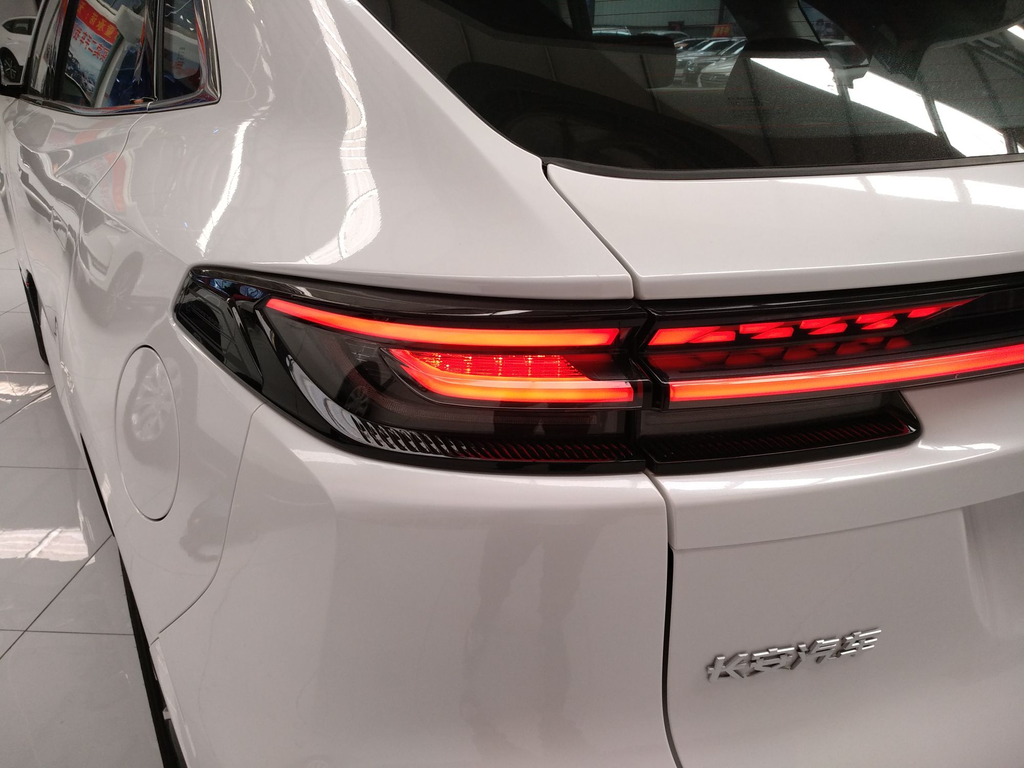 长安UNI-K新能源 2022款 蓝鲸iDD 1.5T 卓越型