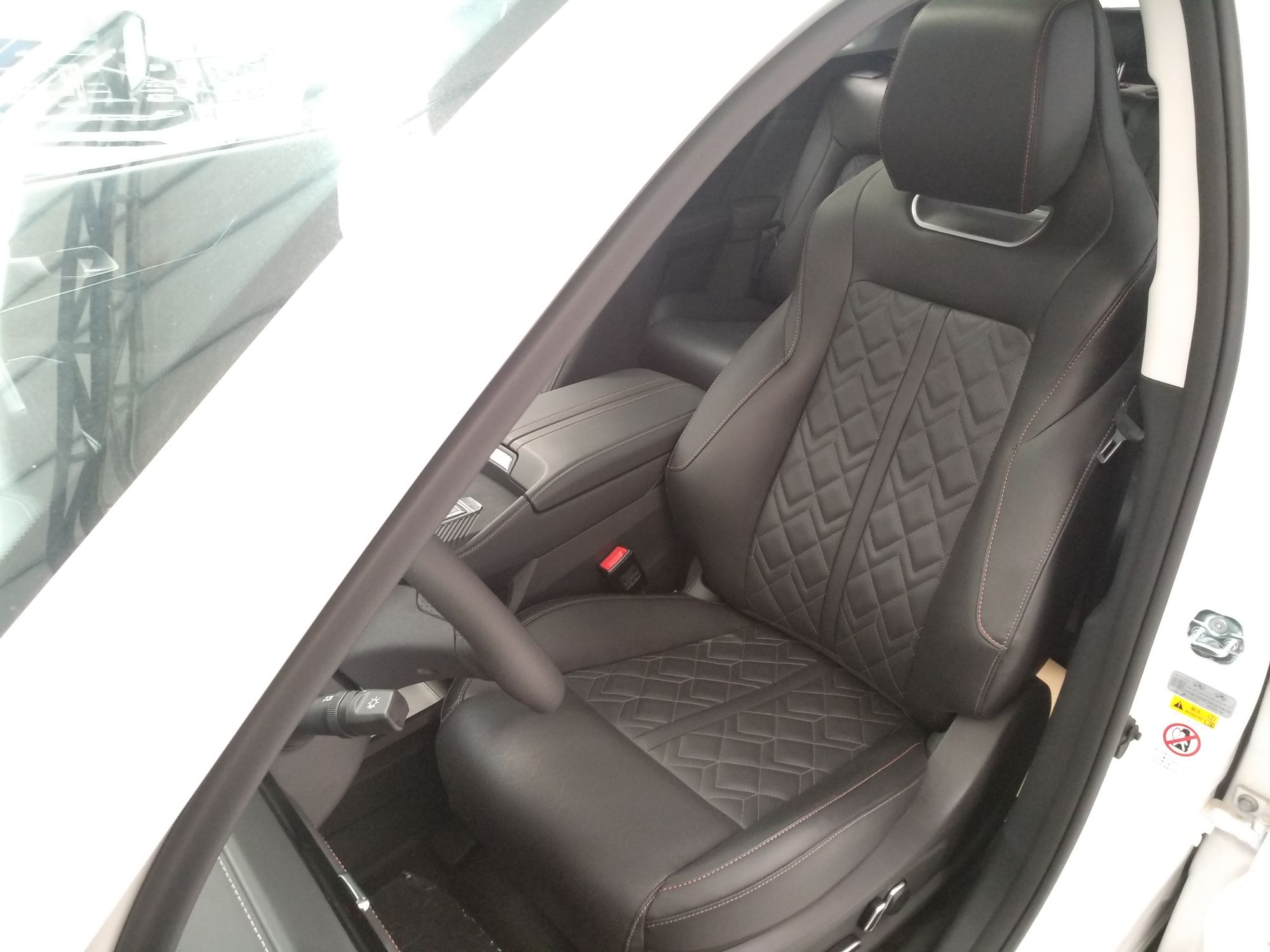 长安UNI-K新能源 2022款 蓝鲸iDD 1.5T 卓越型