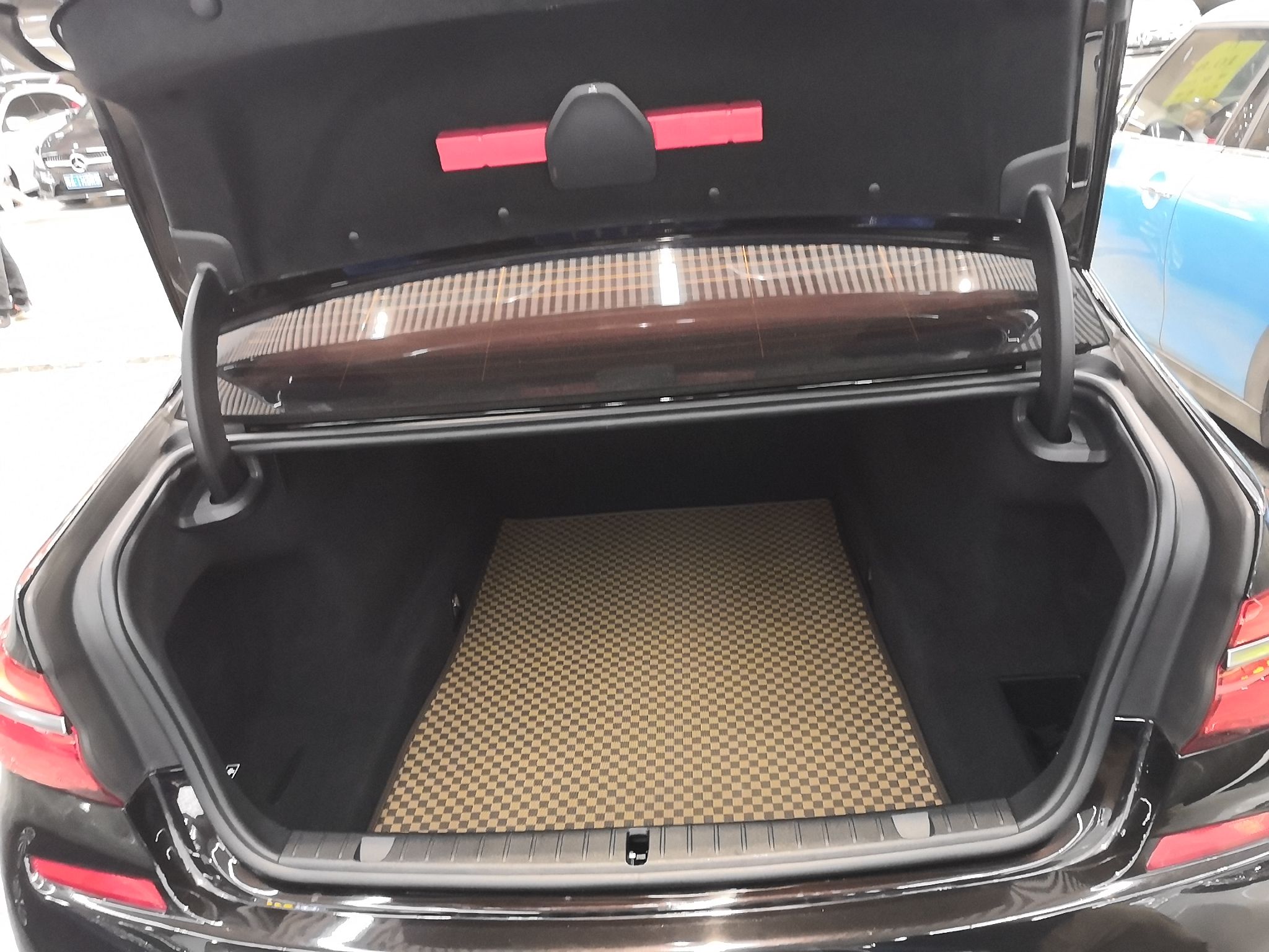 宝马7系 2018款 M760Li xDrive(进口)