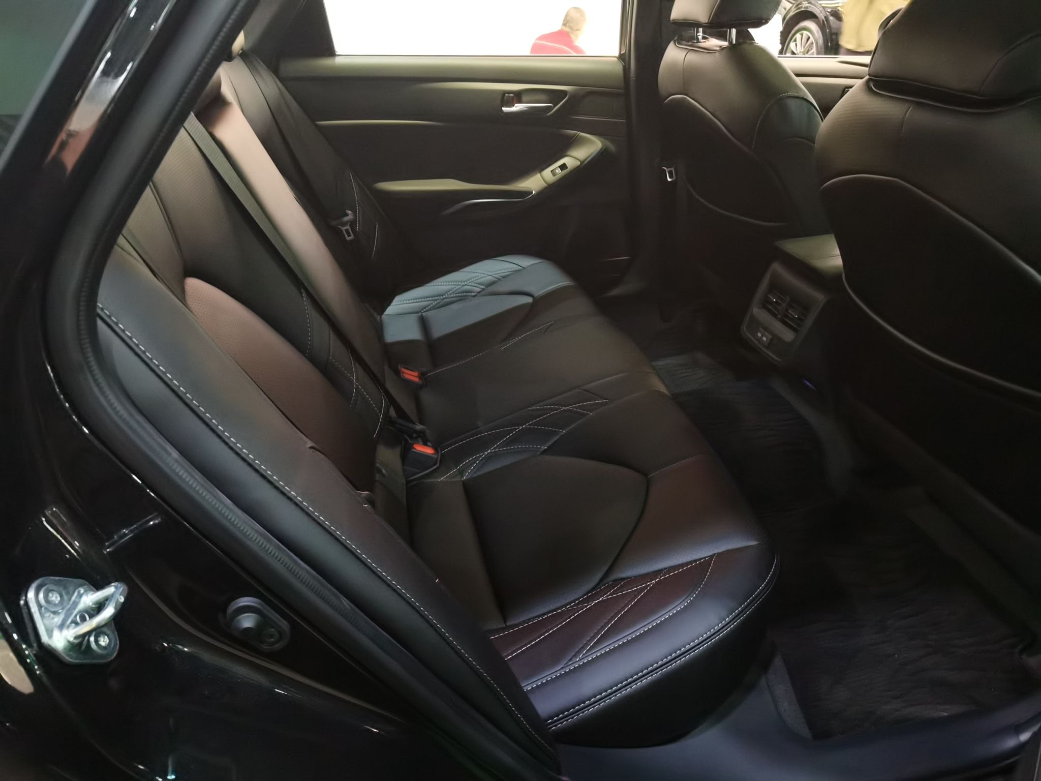 丰田 亚洲龙 2022款 2.0L 进取版