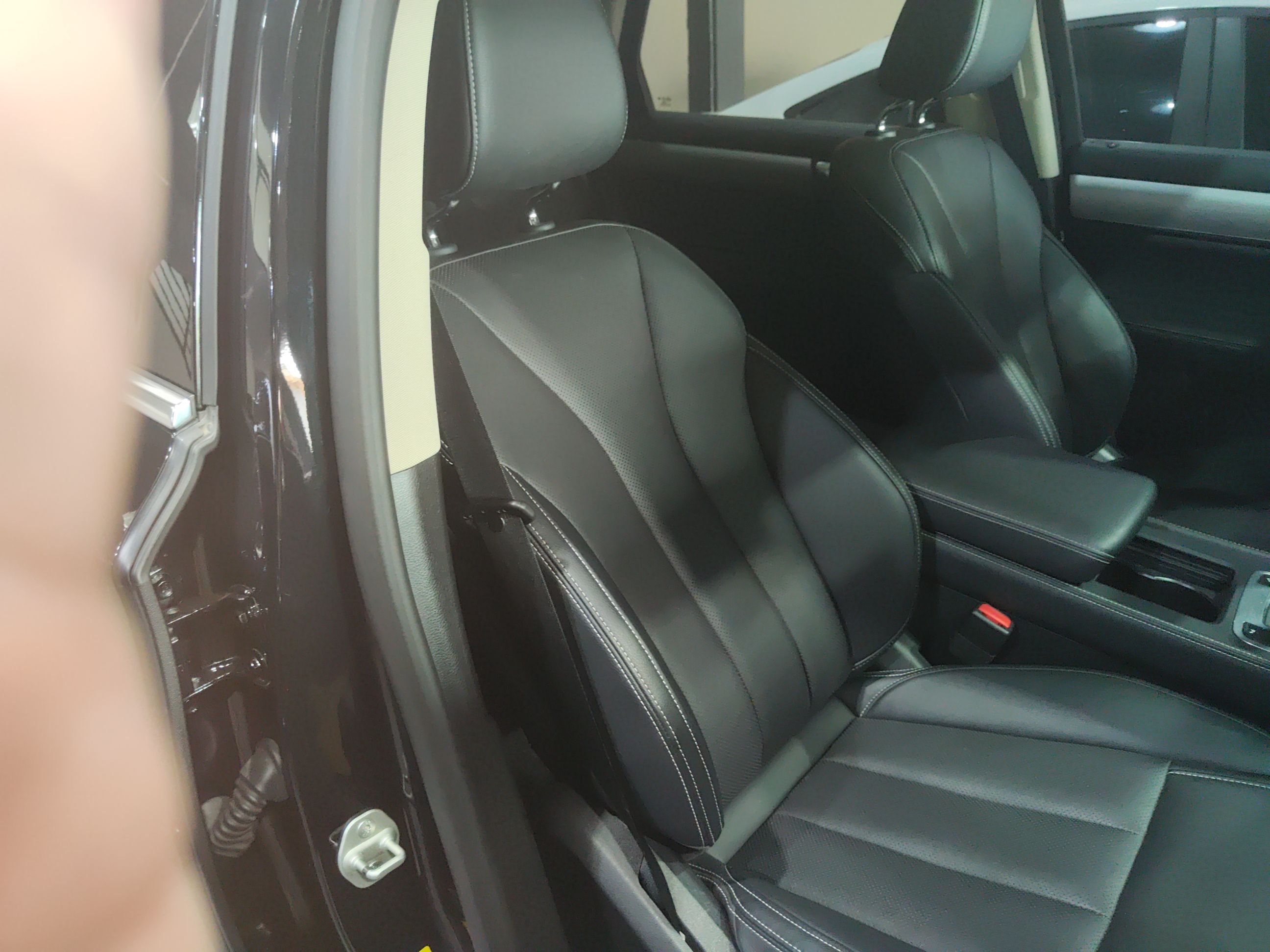 比亚迪 唐 2019款 2.0T 自动智联尊贵型 7座 国VI