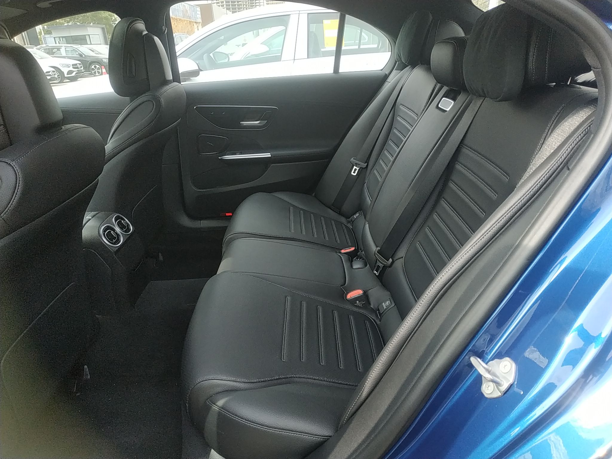 奔驰C级 2022款 C 200 L 运动版