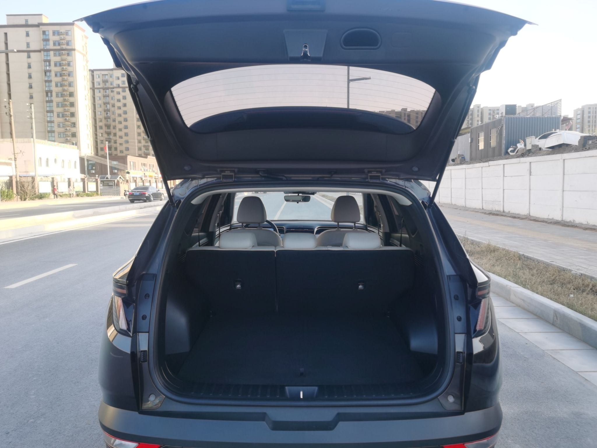 现代 2021款 途胜L 1.5T LUX尊贵版