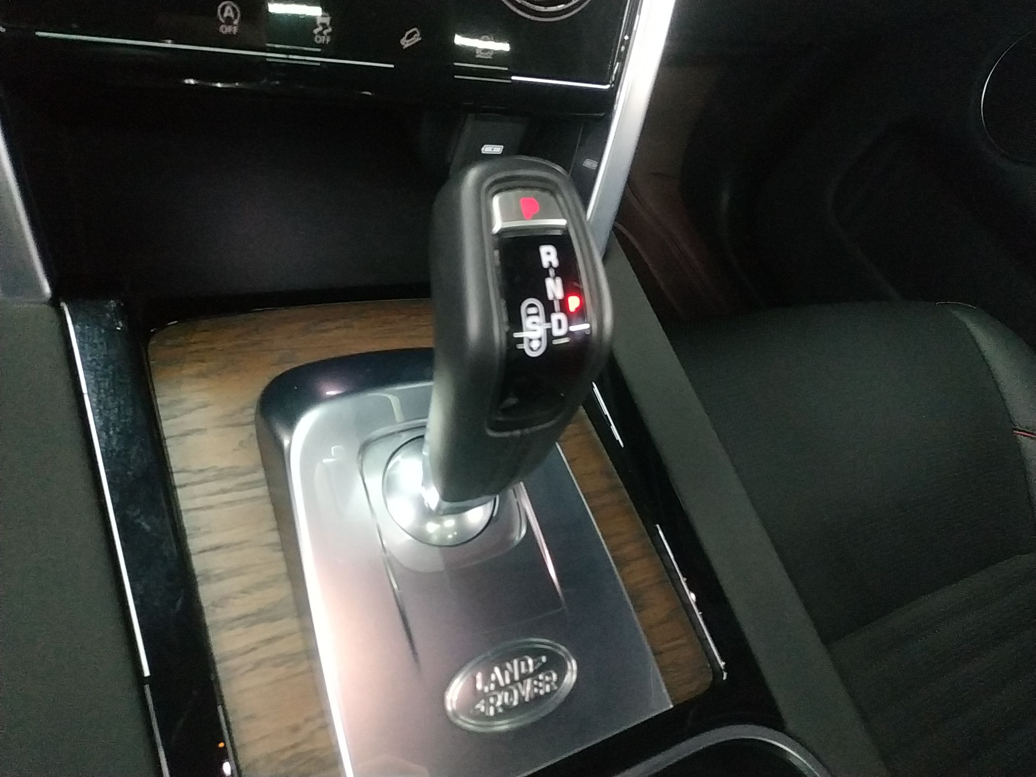 路虎 发现运动版 2021款 249PS R-Dynamic S 性能版