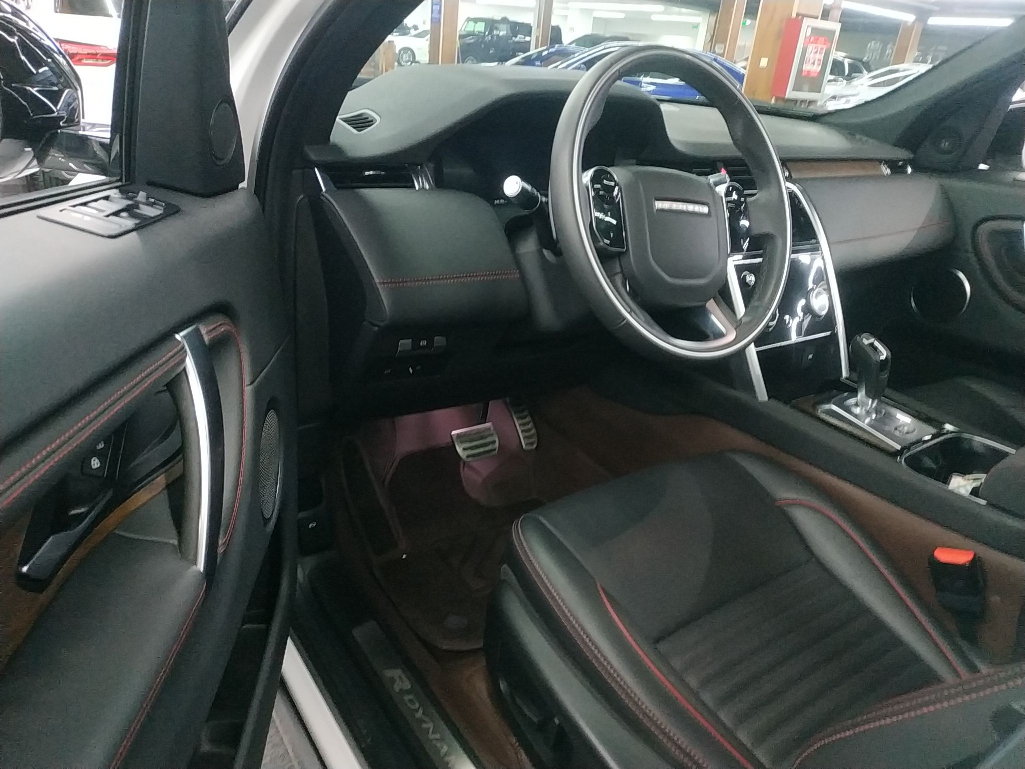 路虎 发现运动版 2021款 249PS R-Dynamic S 性能版