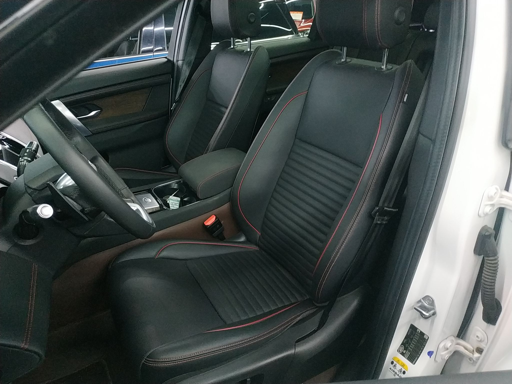 路虎 发现运动版 2021款 249PS R-Dynamic S 性能版