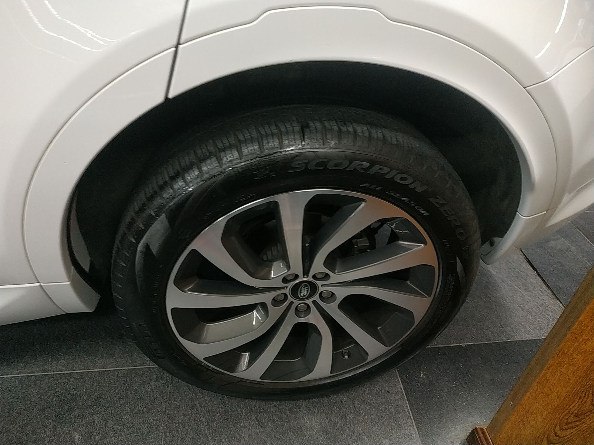 路虎 发现运动版 2021款 249PS R-Dynamic S 性能版