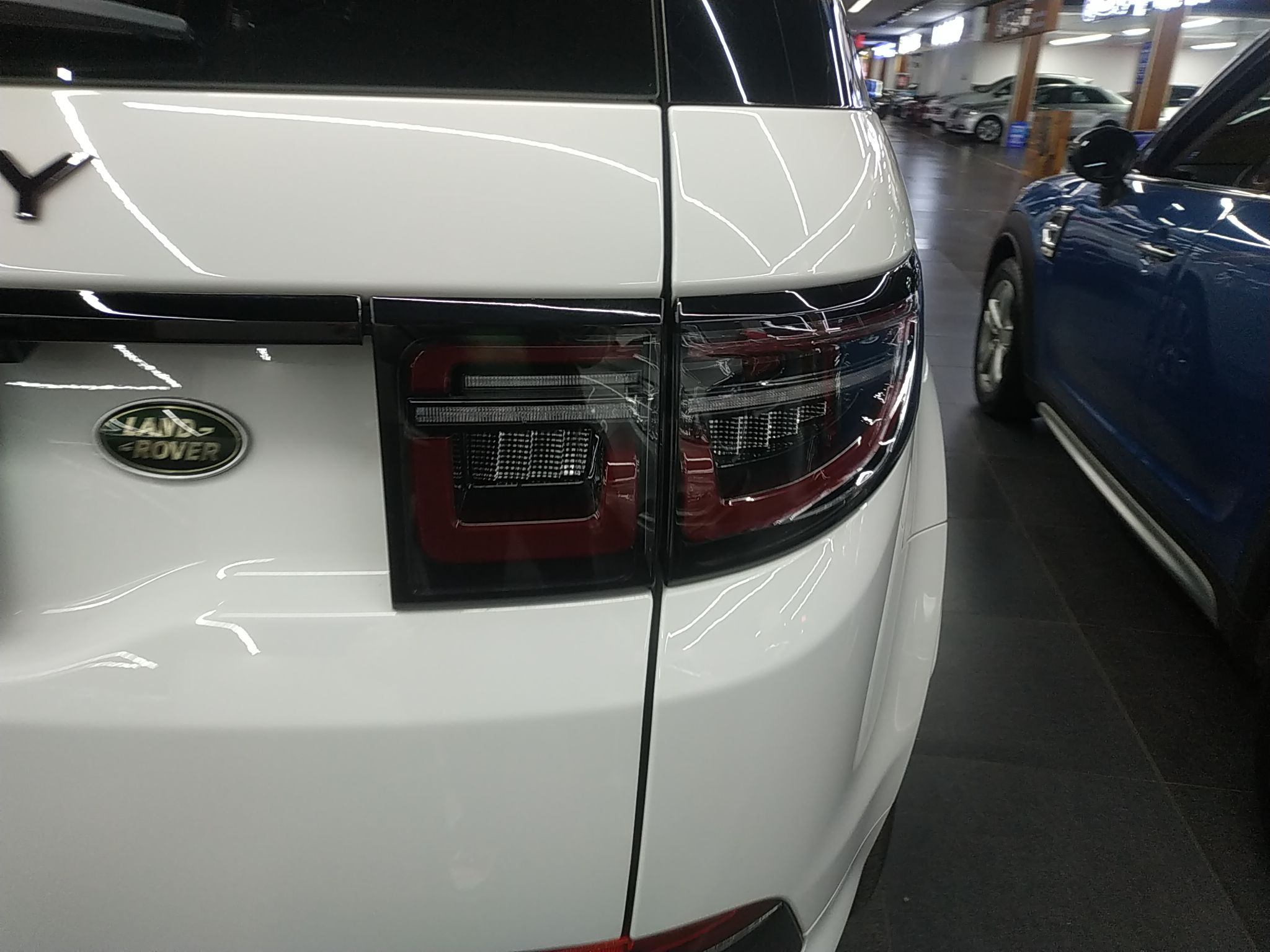 路虎 发现运动版 2021款 249PS R-Dynamic S 性能版