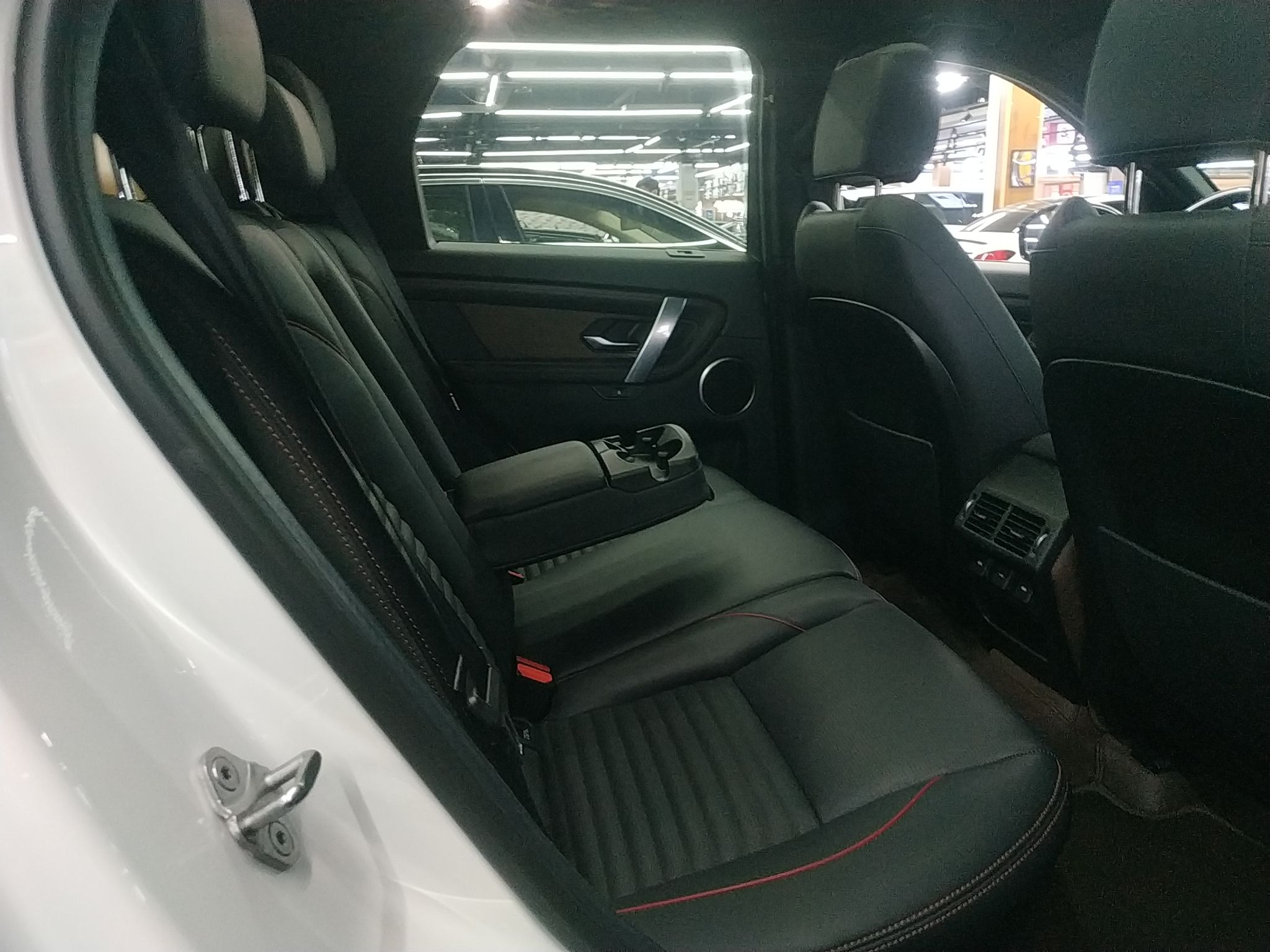 路虎 发现运动版 2021款 249PS R-Dynamic S 性能版