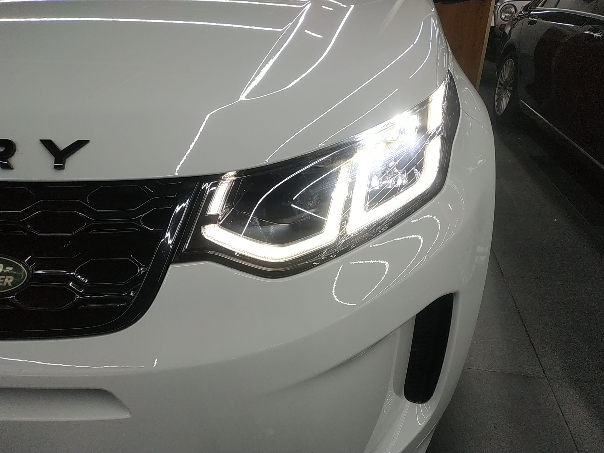 路虎 发现运动版 2021款 249PS R-Dynamic S 性能版