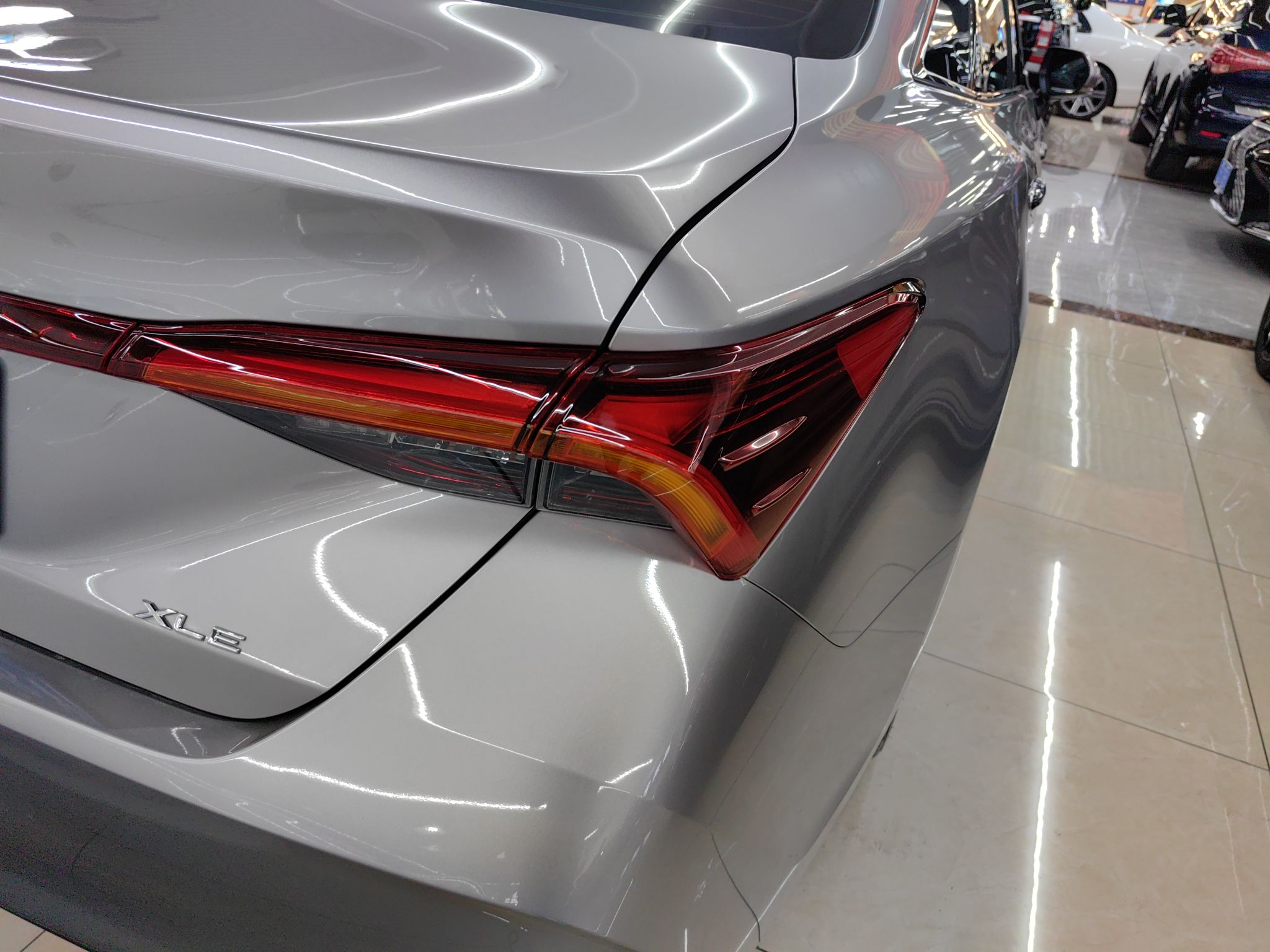 丰田 亚洲龙 2022款 2.0L XLE尊享版