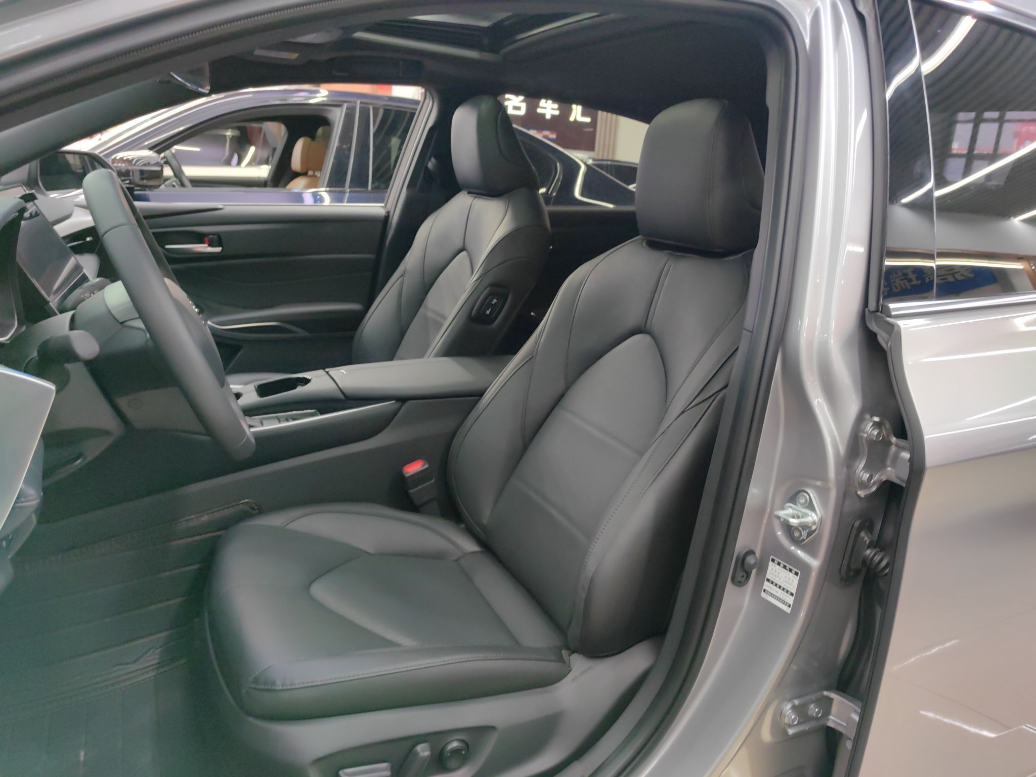 丰田 亚洲龙 2022款 2.0L XLE尊享版