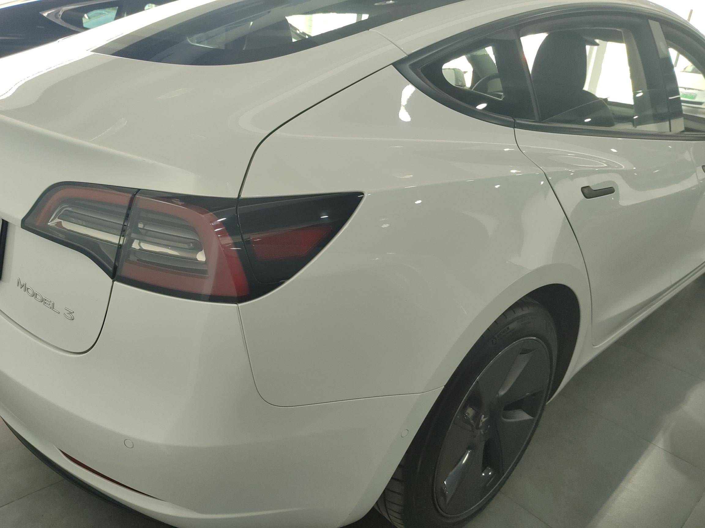 特斯拉 Model 3 2021款 标准续航后驱升级版 3D6