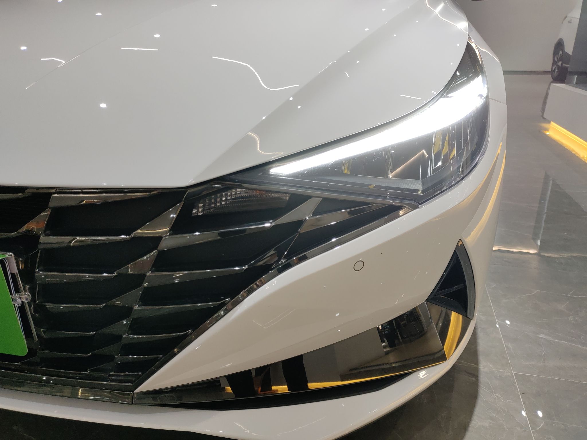 现代 伊兰特 2021款 1.5L LUX尊贵版