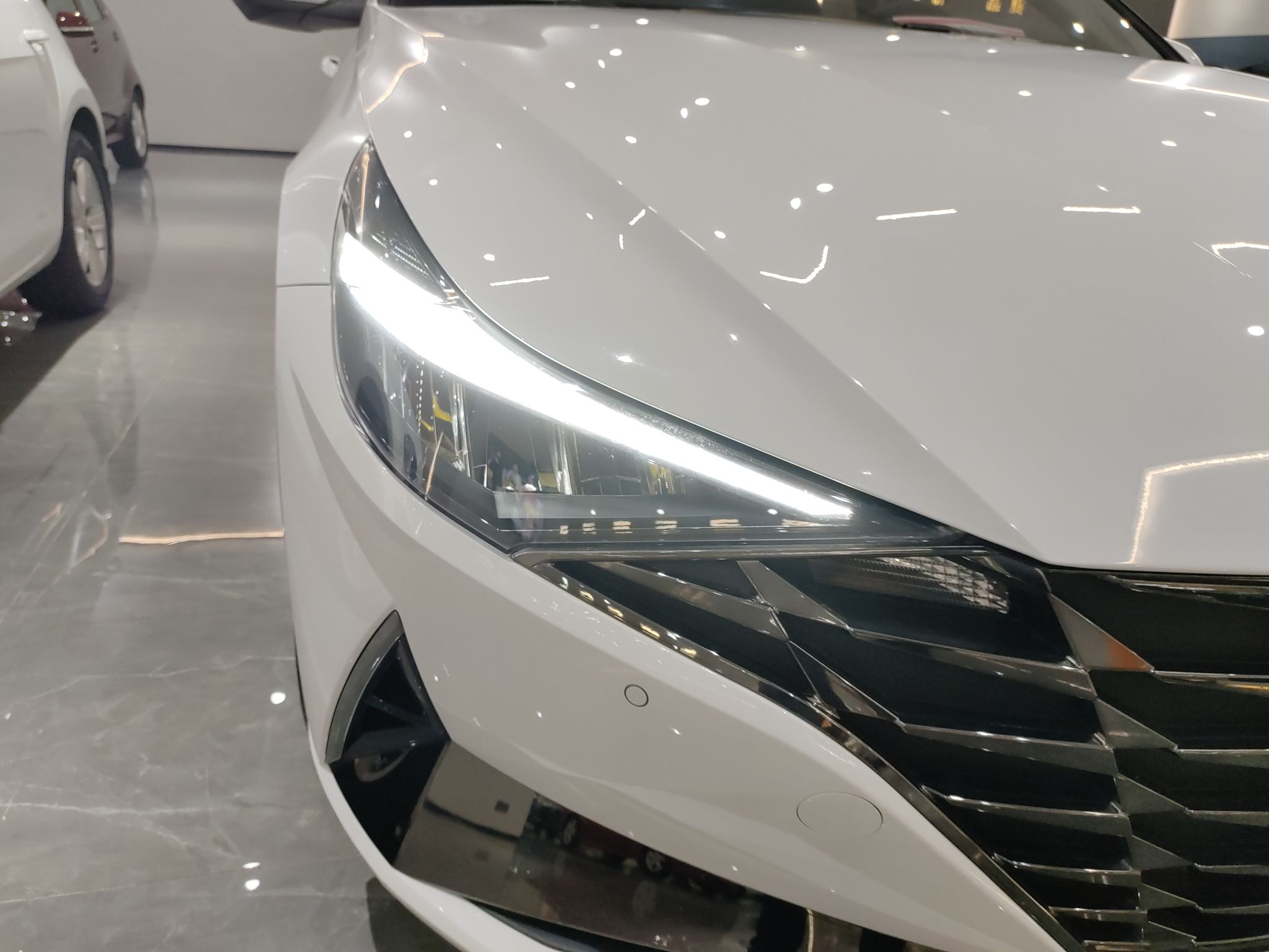 现代 伊兰特 2021款 1.5L LUX尊贵版