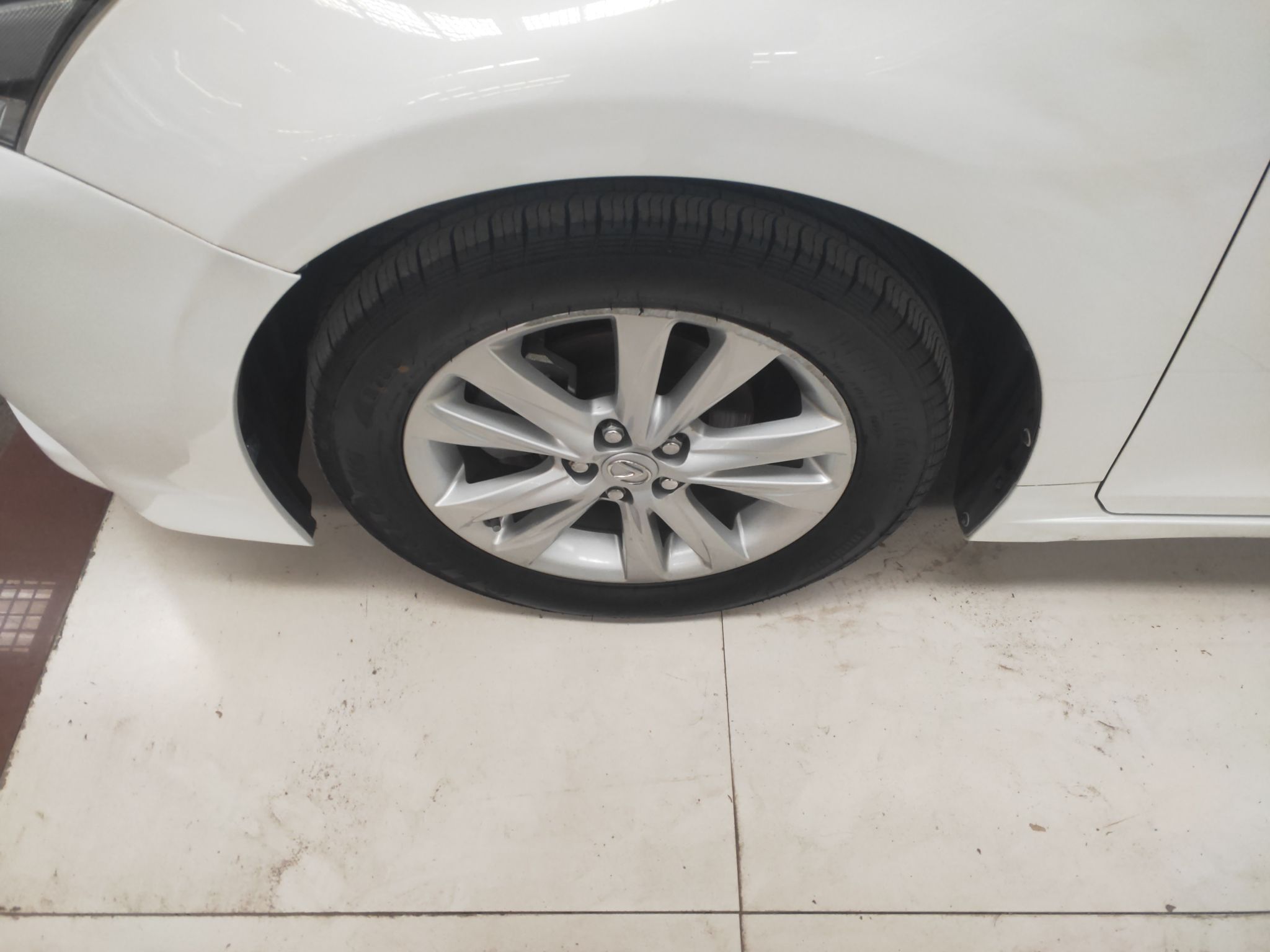 雷克萨斯CT 2014款 CT200h 精英版 单色