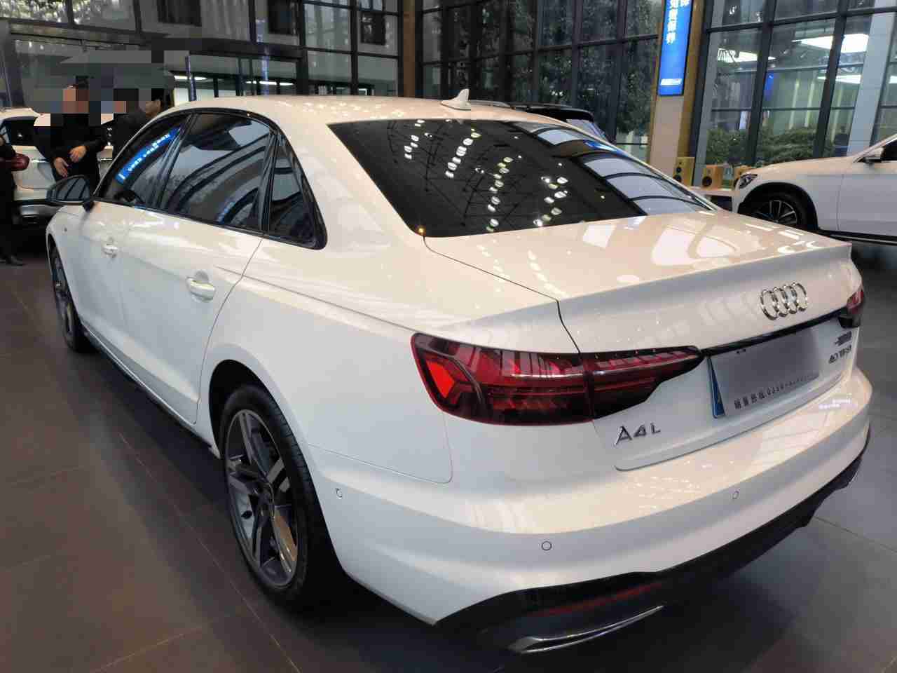 奥迪A4L 2022款 40 TFSI 豪华动感型