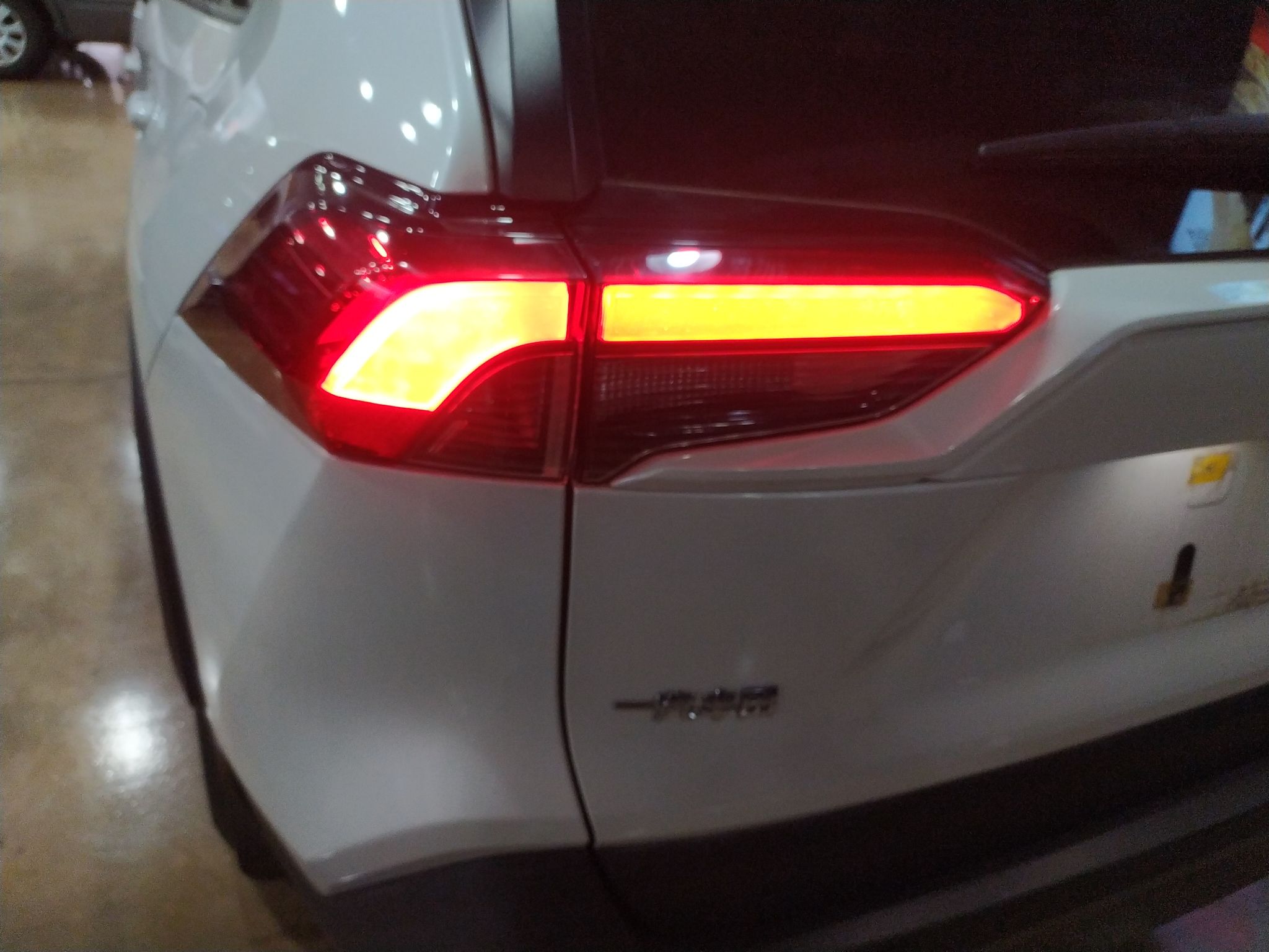 丰田 RAV4 2020款 双擎  2.5L CVT两驱精英版