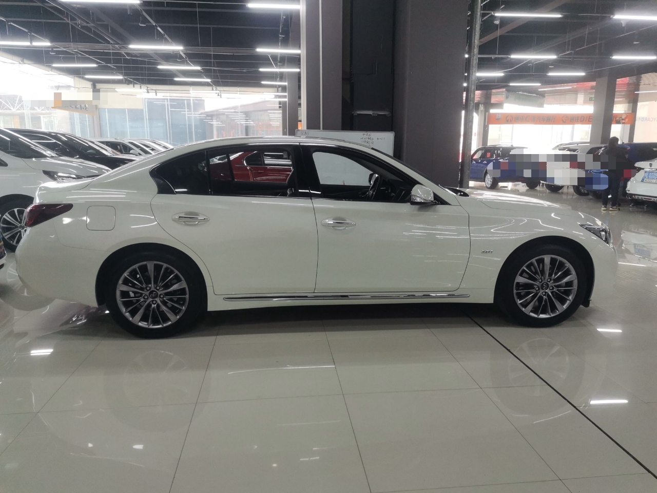 英菲尼迪Q50L 2021款 2.0T 逸享版