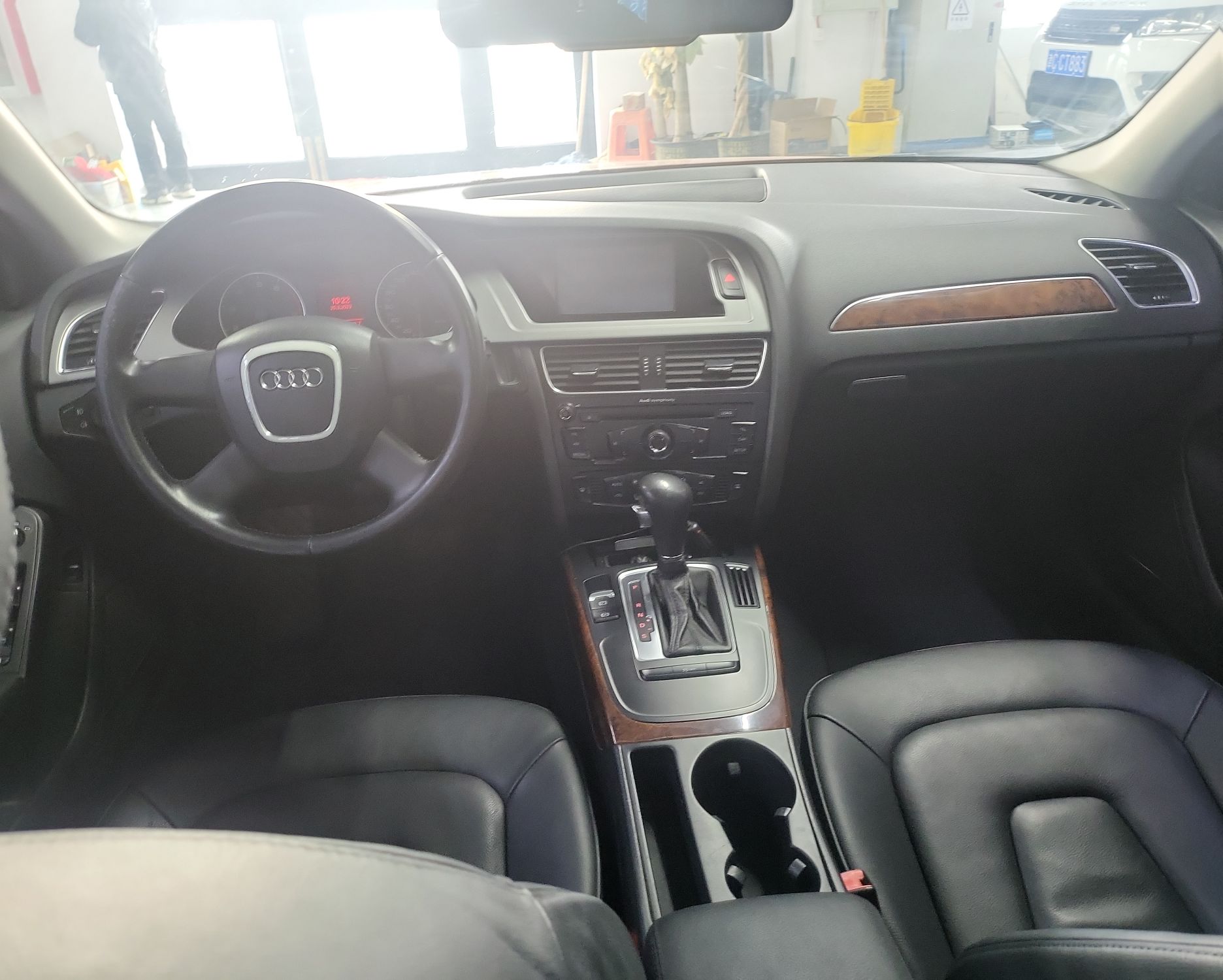 奥迪A4L 2011款 2.0 TFSI 舒适型