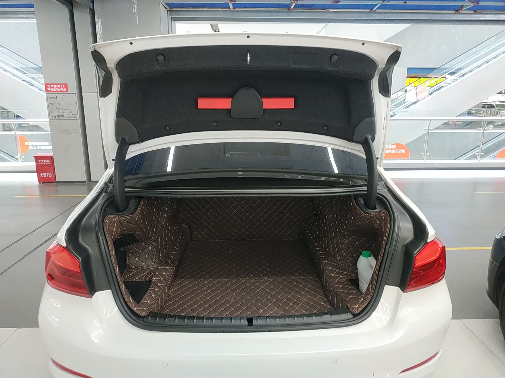 宝马5系 2018款 528Li 上市特别版