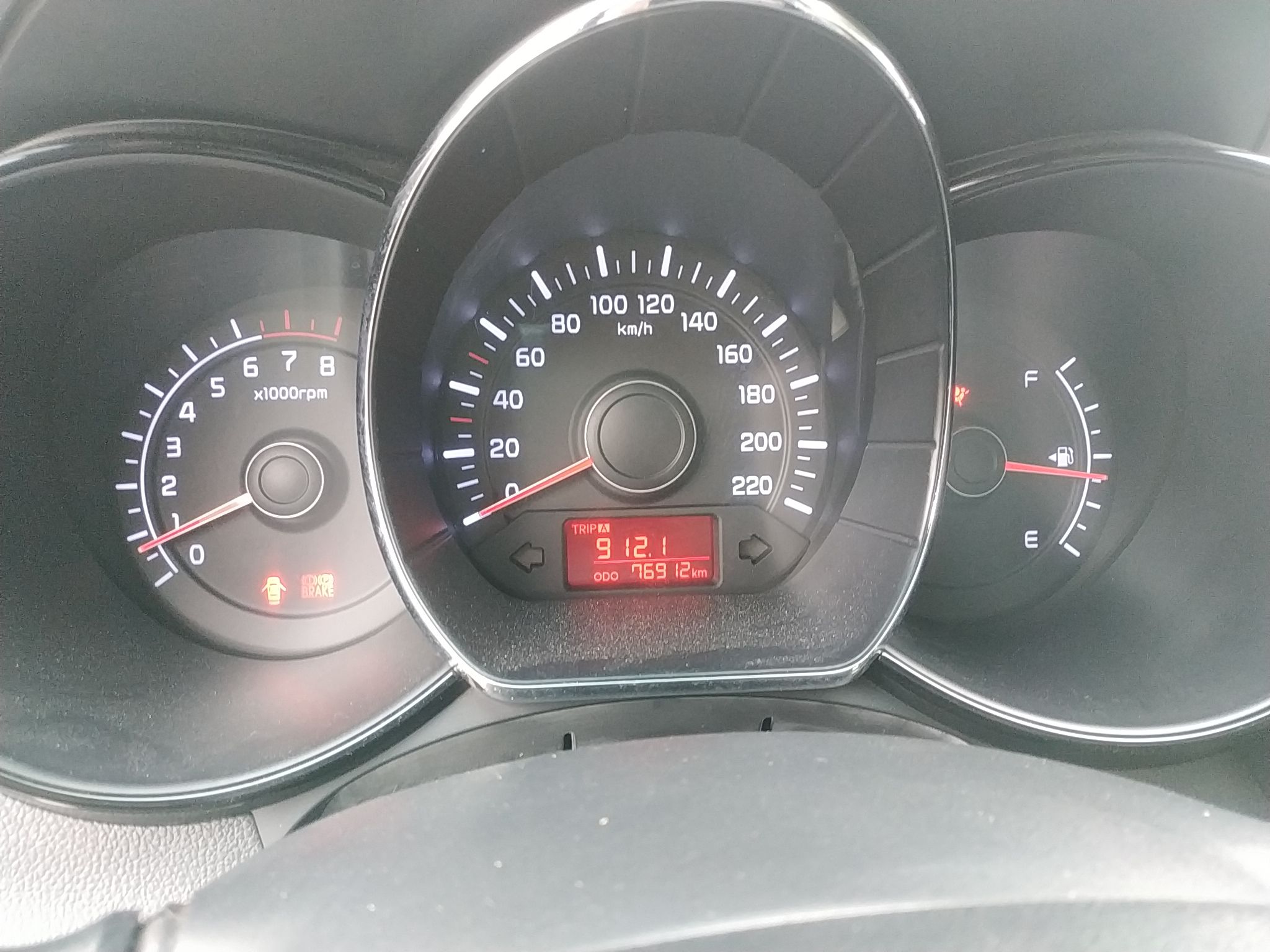 起亚K2 2011款 三厢 1.4L MT GLS