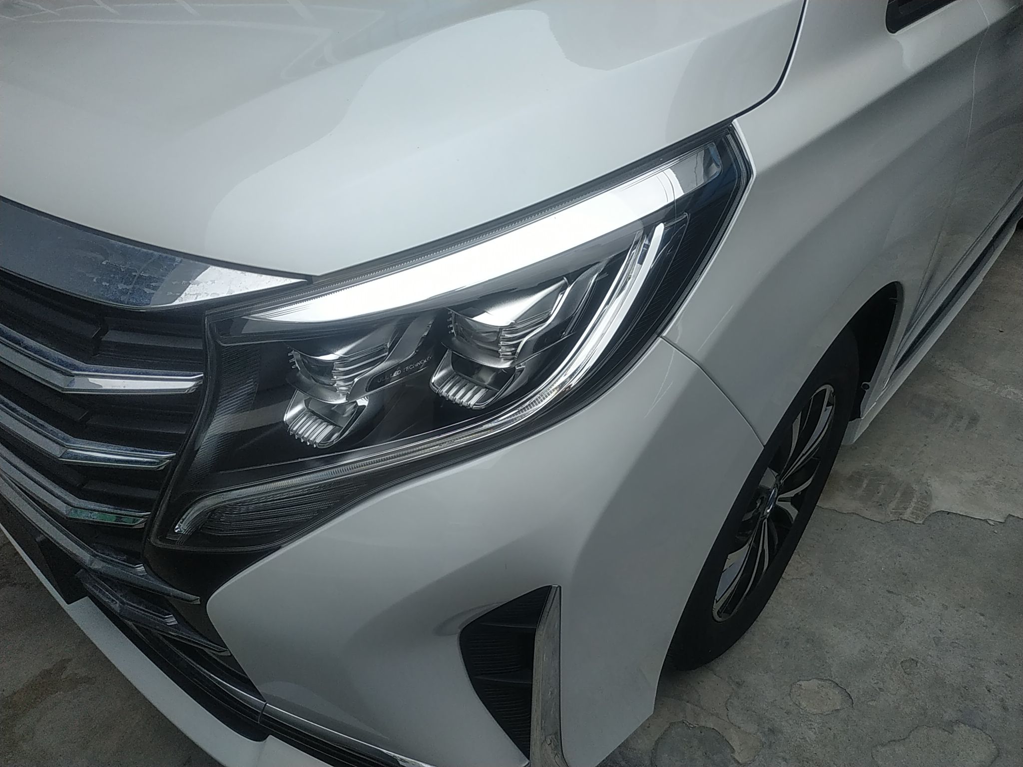 广汽传祺 传祺M8 2023款 领秀系列 390T 尊享版