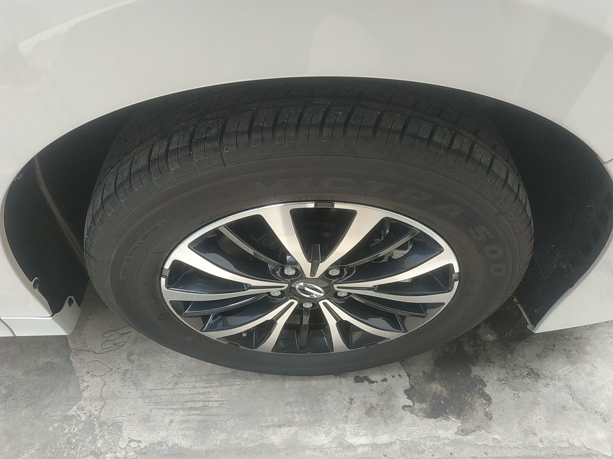 广汽传祺 传祺M8 2023款 领秀系列 390T 尊享版