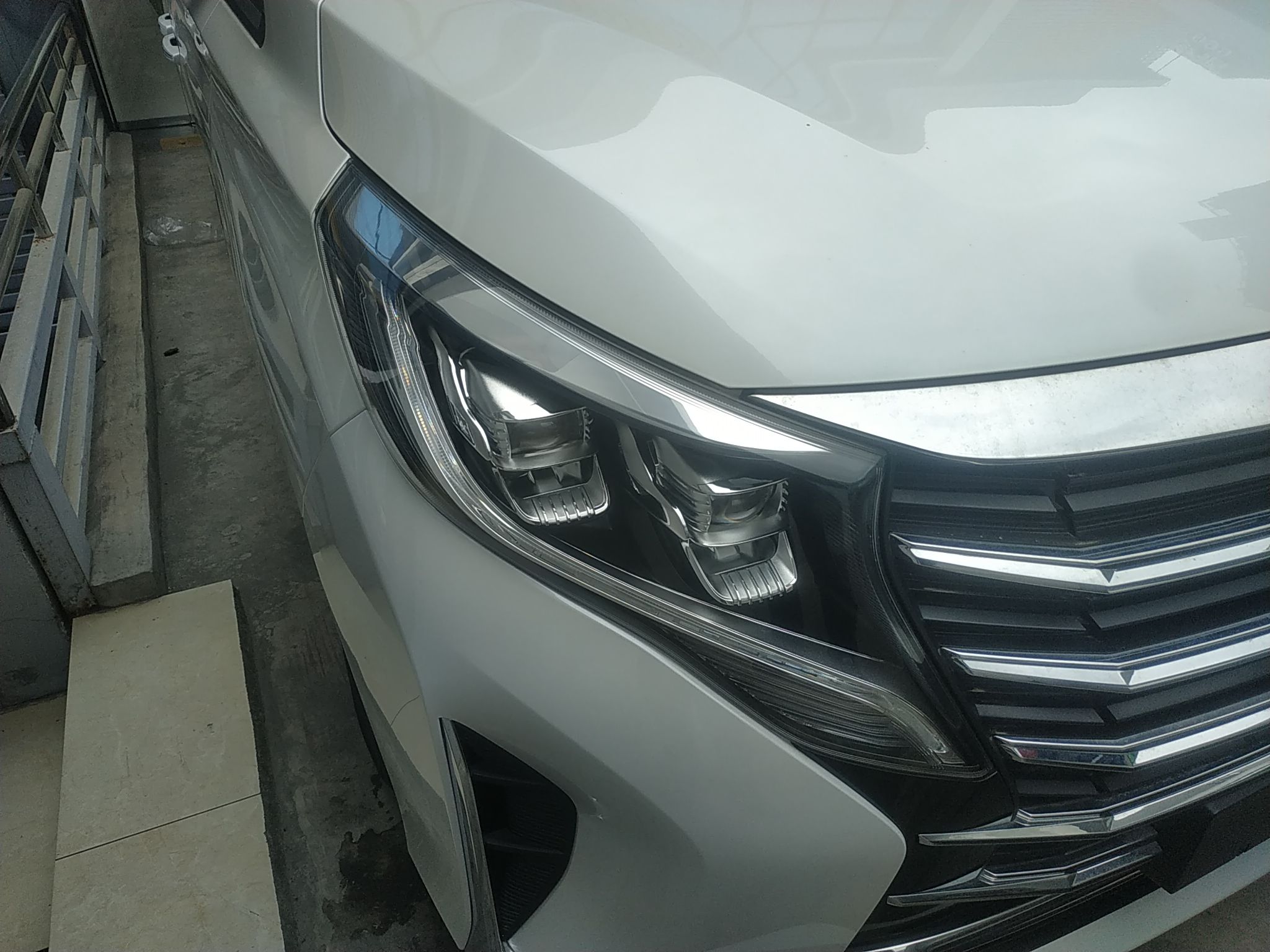 广汽传祺 传祺M8 2023款 领秀系列 390T 尊享版