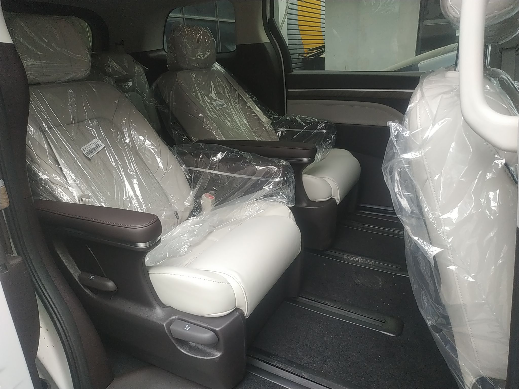 广汽传祺 传祺M8 2023款 领秀系列 390T 尊享版