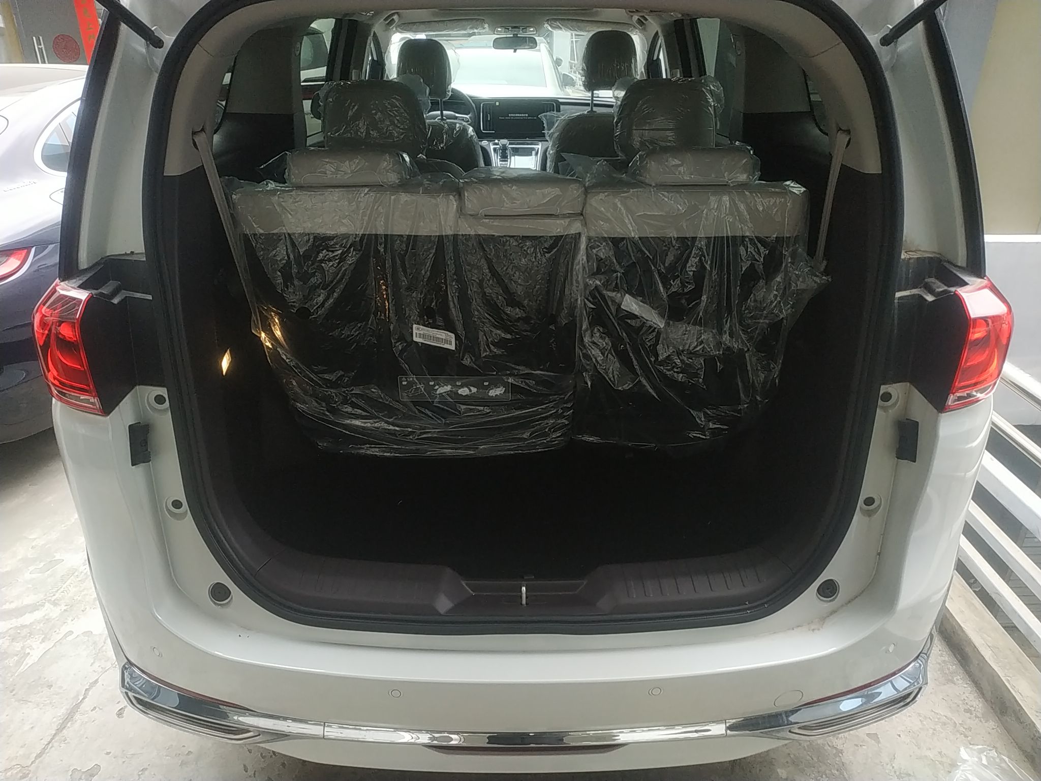 广汽传祺 传祺M8 2023款 领秀系列 390T 尊享版