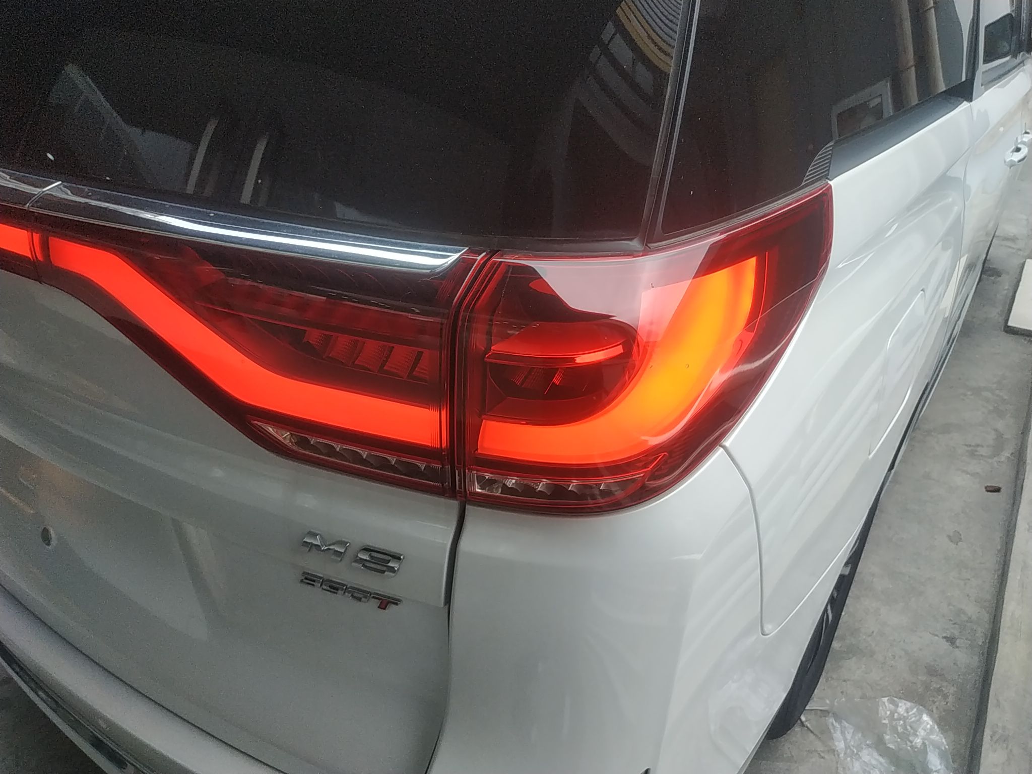 广汽传祺 传祺M8 2023款 领秀系列 390T 尊享版