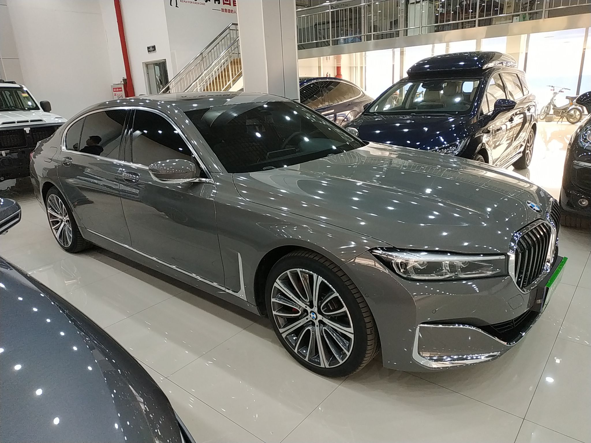 宝马7系 2019款 740Li 领先型 豪华套装(进口)