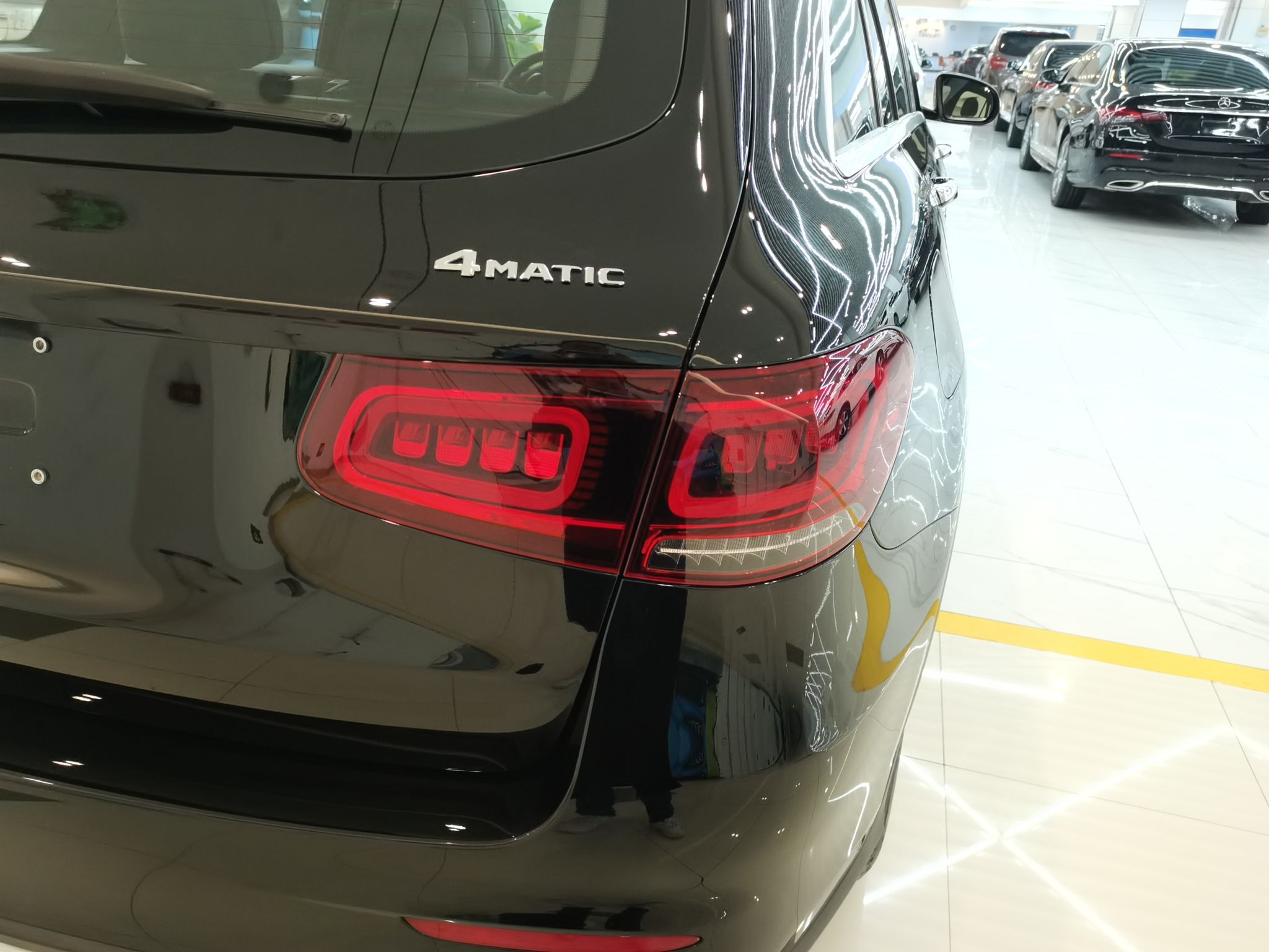 奔驰GLC级 2022款 改款三 GLC 260 L 4MATIC 动感型