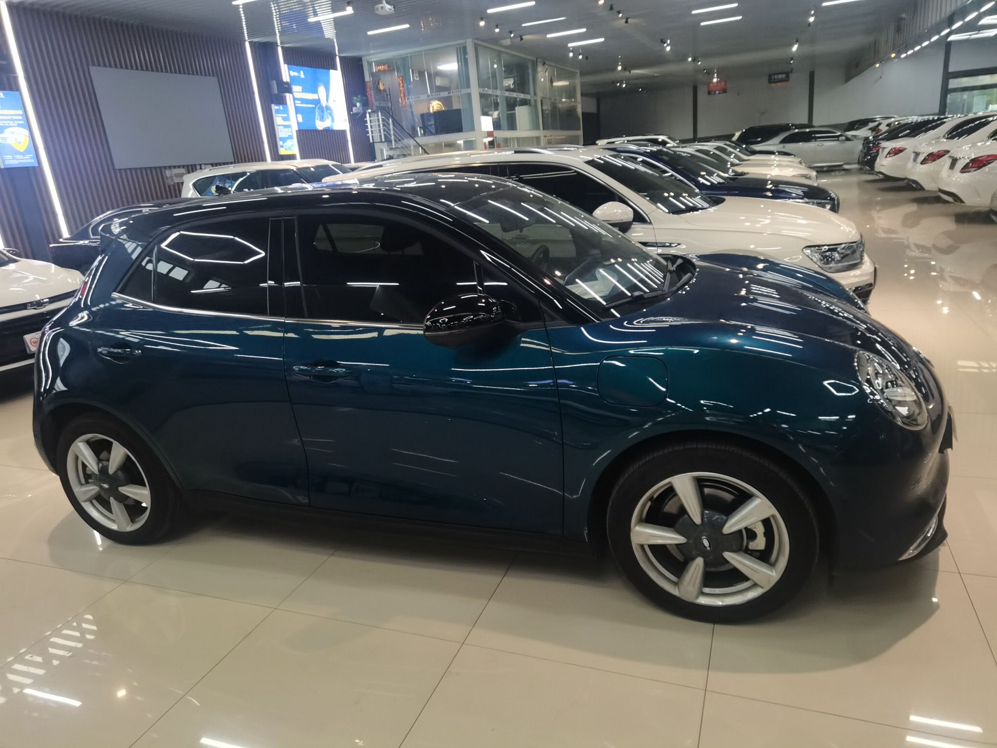 欧拉好猫 2021款 400km标准续航 雅典娜版 三元锂