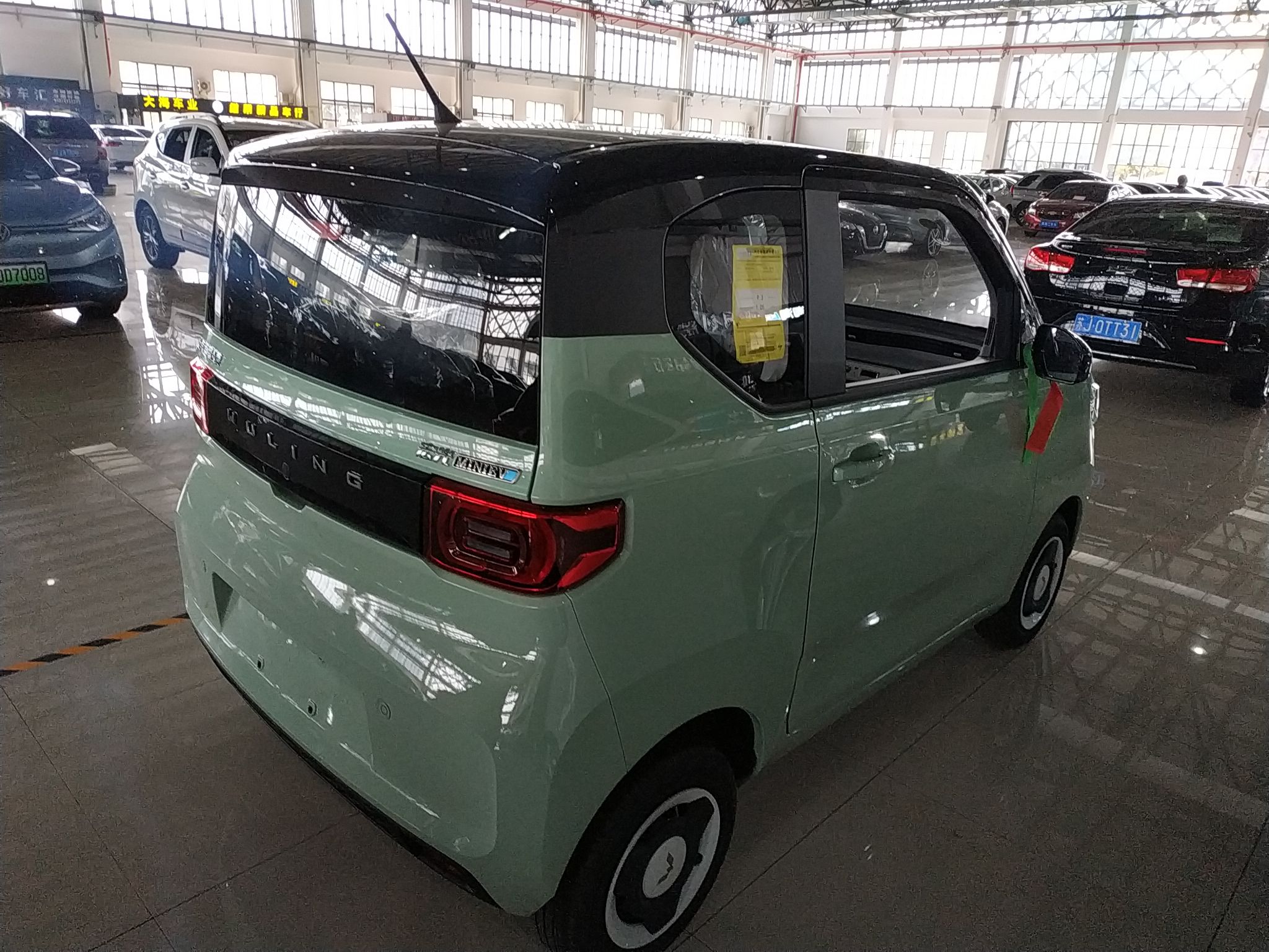 五菱汽车 宏光MINI EV 2022款 马卡龙臻享款 磷酸铁锂