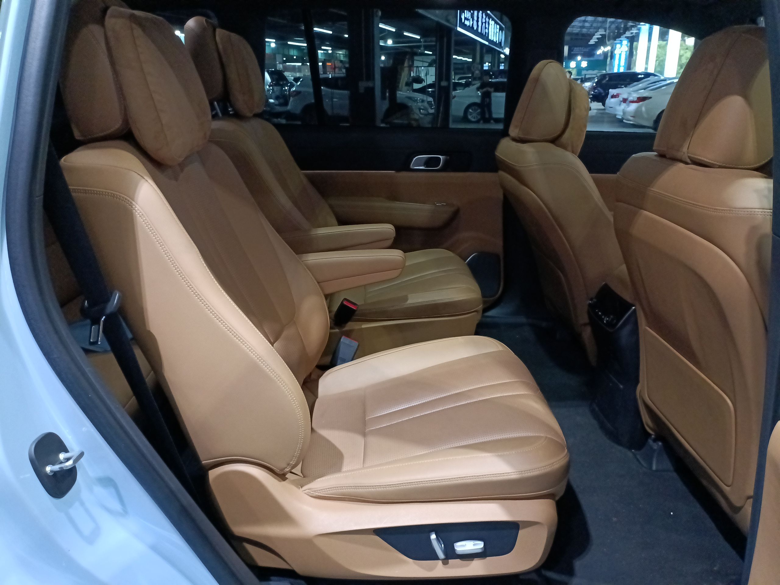 理想汽车 理想ONE 2020款 增程6座版