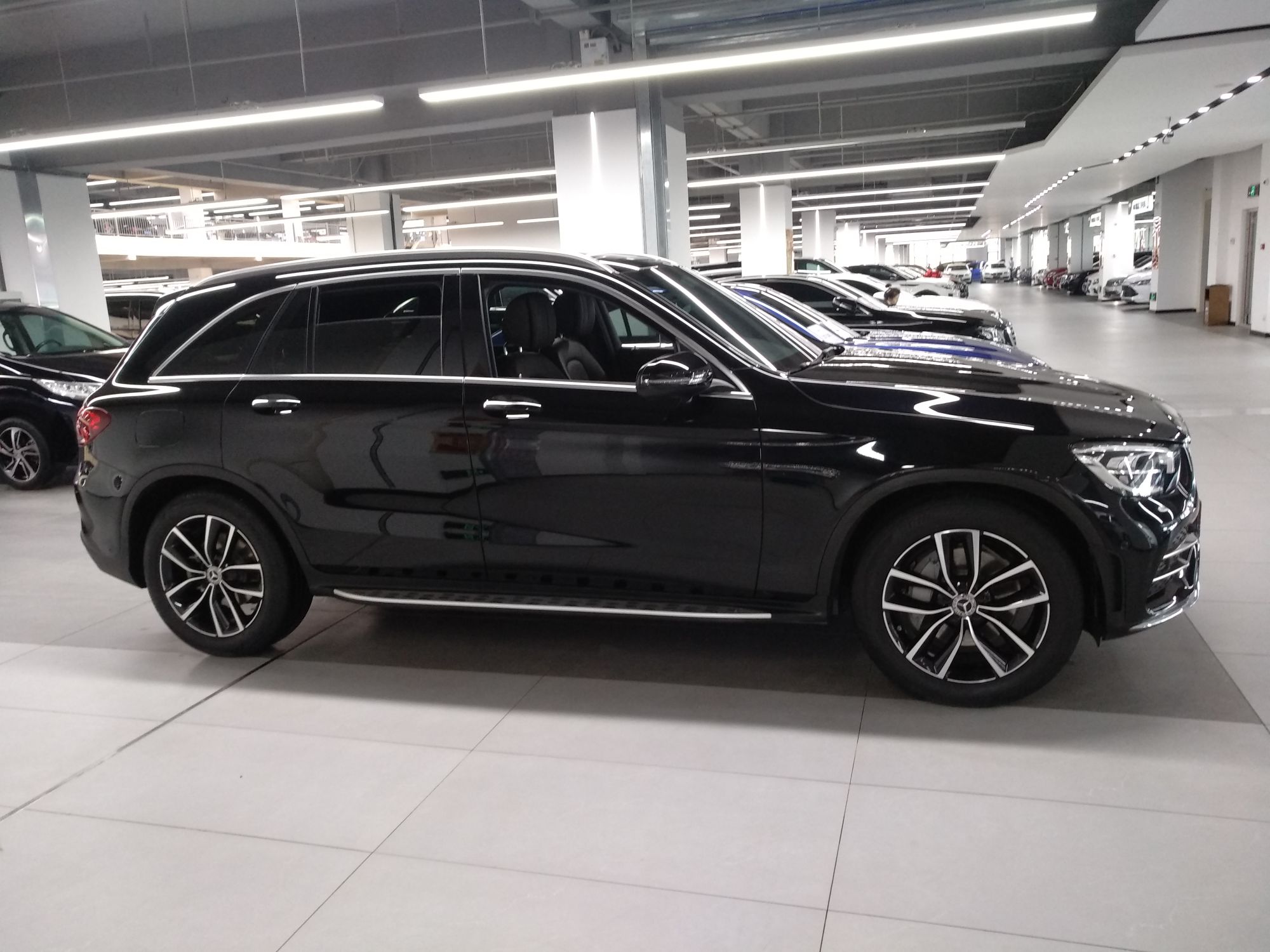 奔驰GLC级 2020款 改款 GLC 260 L 4MATIC 豪华型