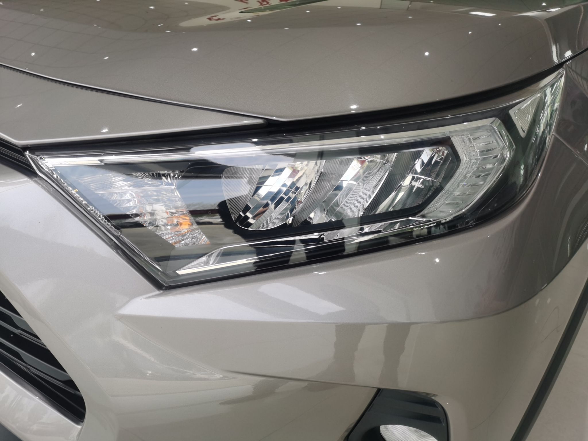 丰田 RAV4 2021款 2.0L CVT两驱风尚版