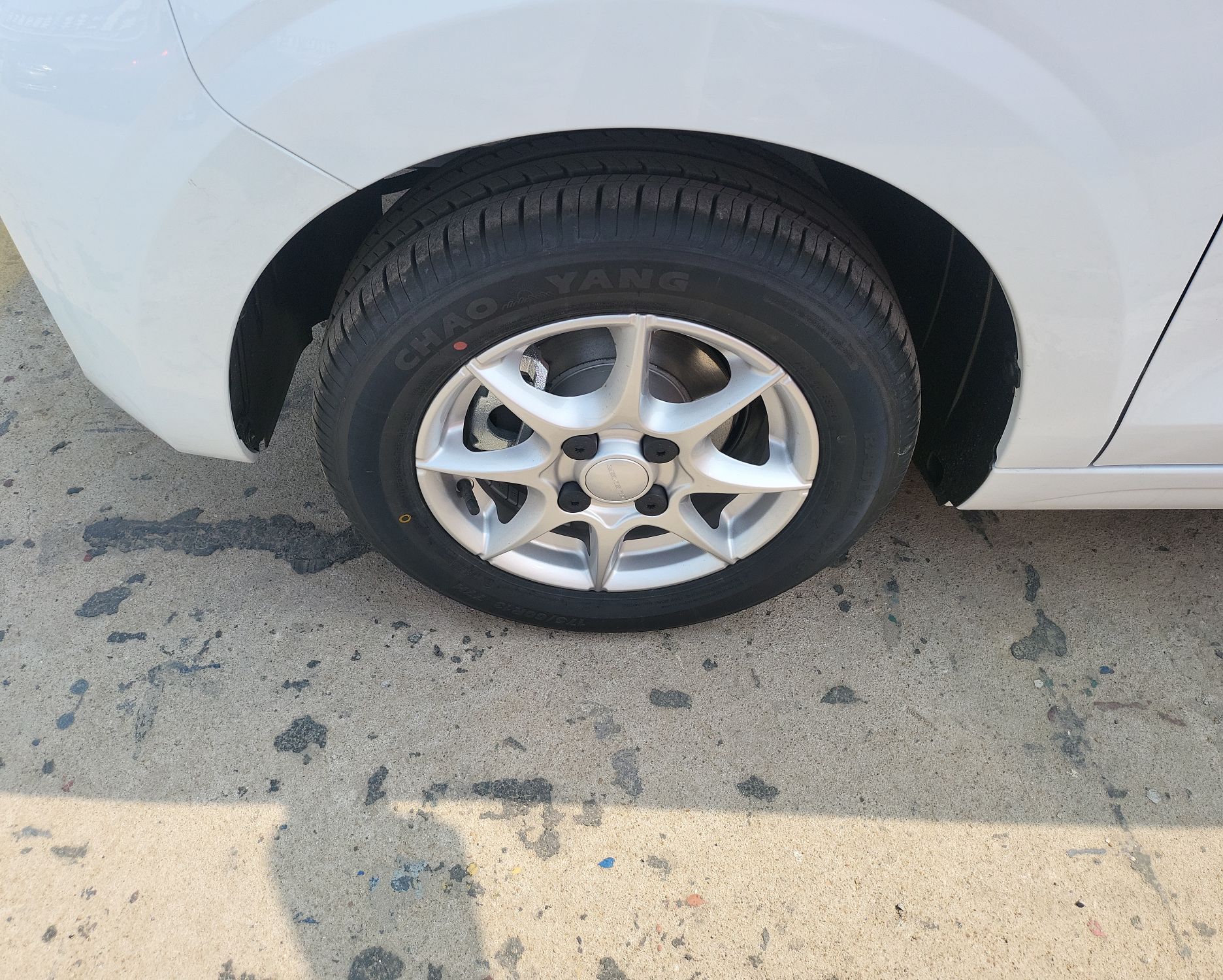 荣威 科莱威CLEVER 2022款 311km元气啵啵版