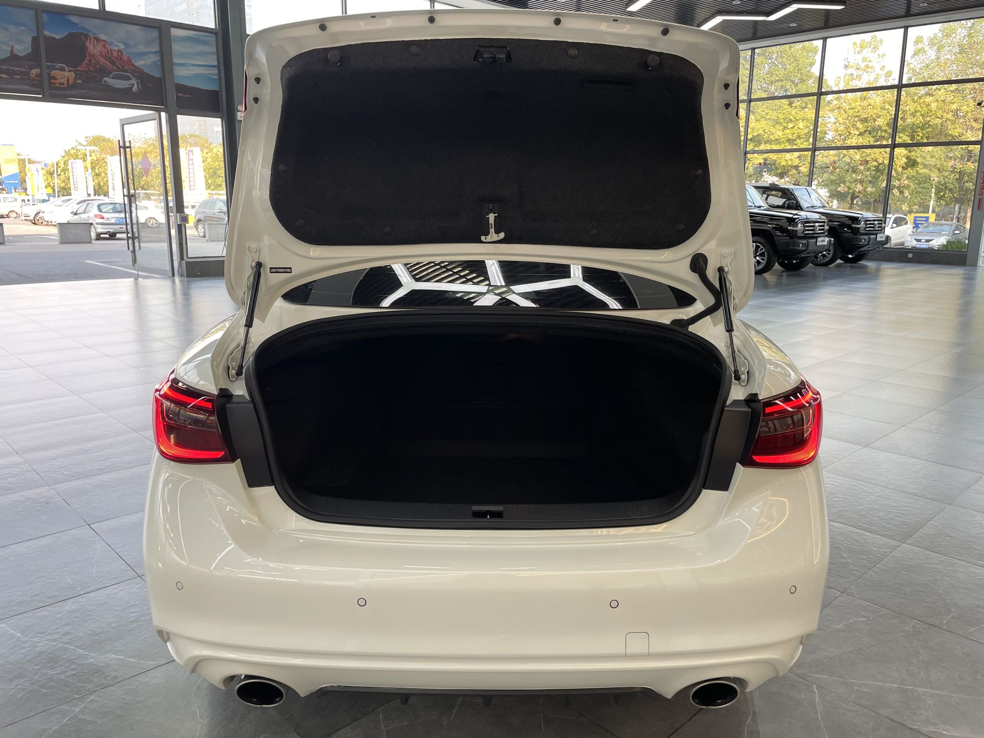 英菲尼迪Q50L 2018款 2.0T 逸享版 国VI