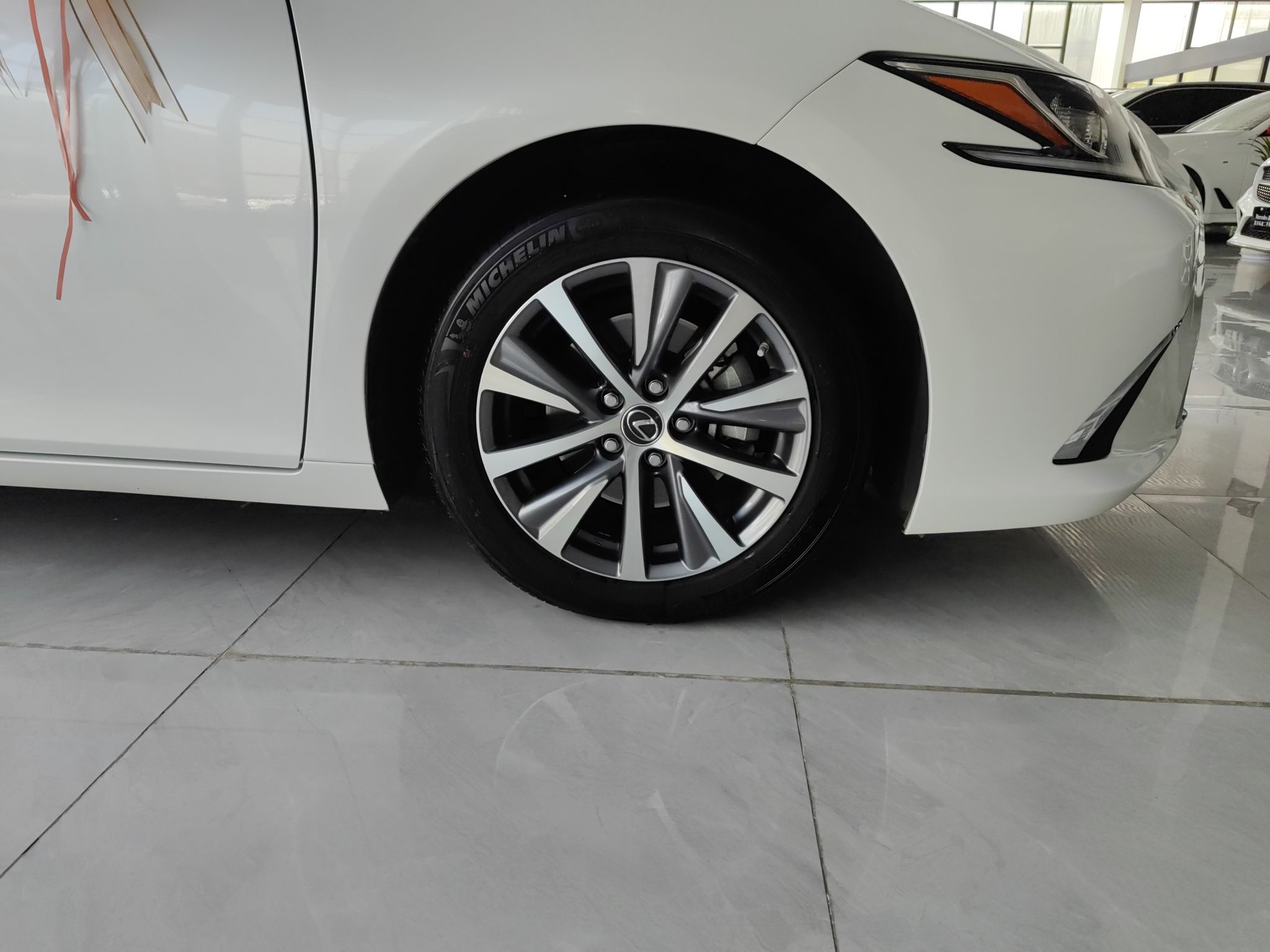 雷克萨斯ES 2018款 200 卓越版 国V