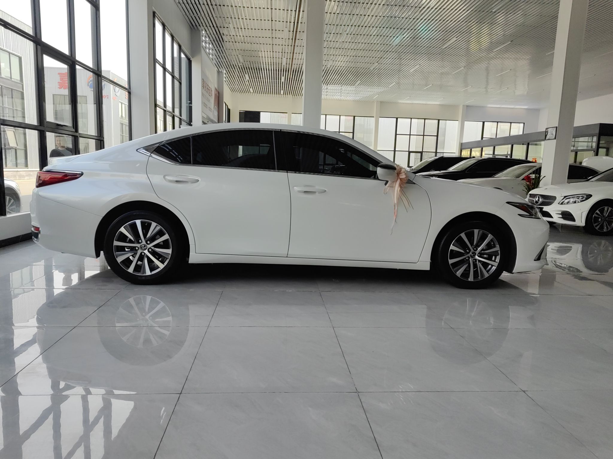 雷克萨斯ES 2018款 200 卓越版 国V