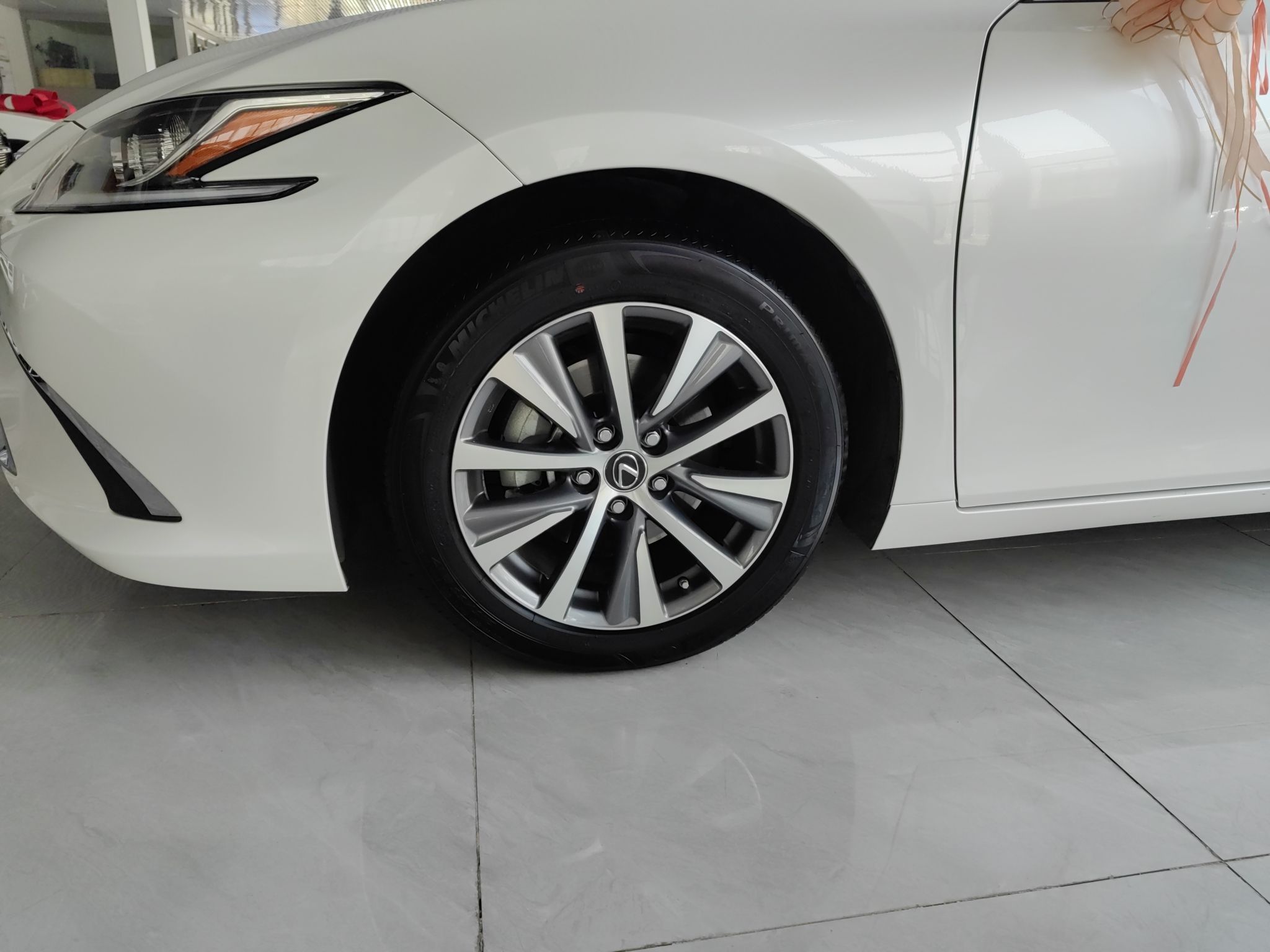 雷克萨斯ES 2018款 200 卓越版 国V