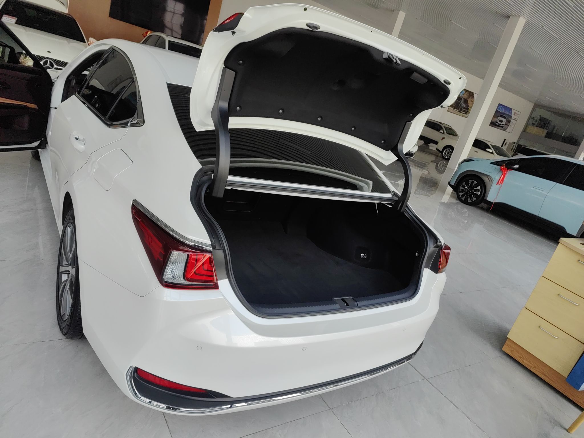 雷克萨斯ES 2018款 200 卓越版 国V