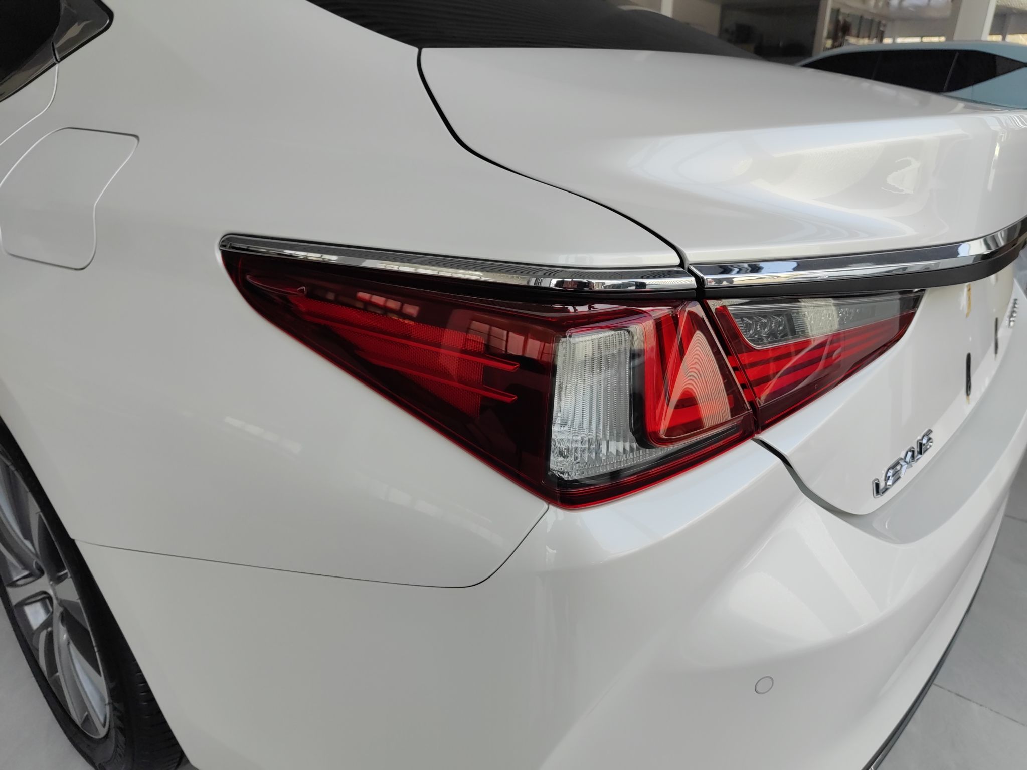 雷克萨斯ES 2018款 200 卓越版 国V