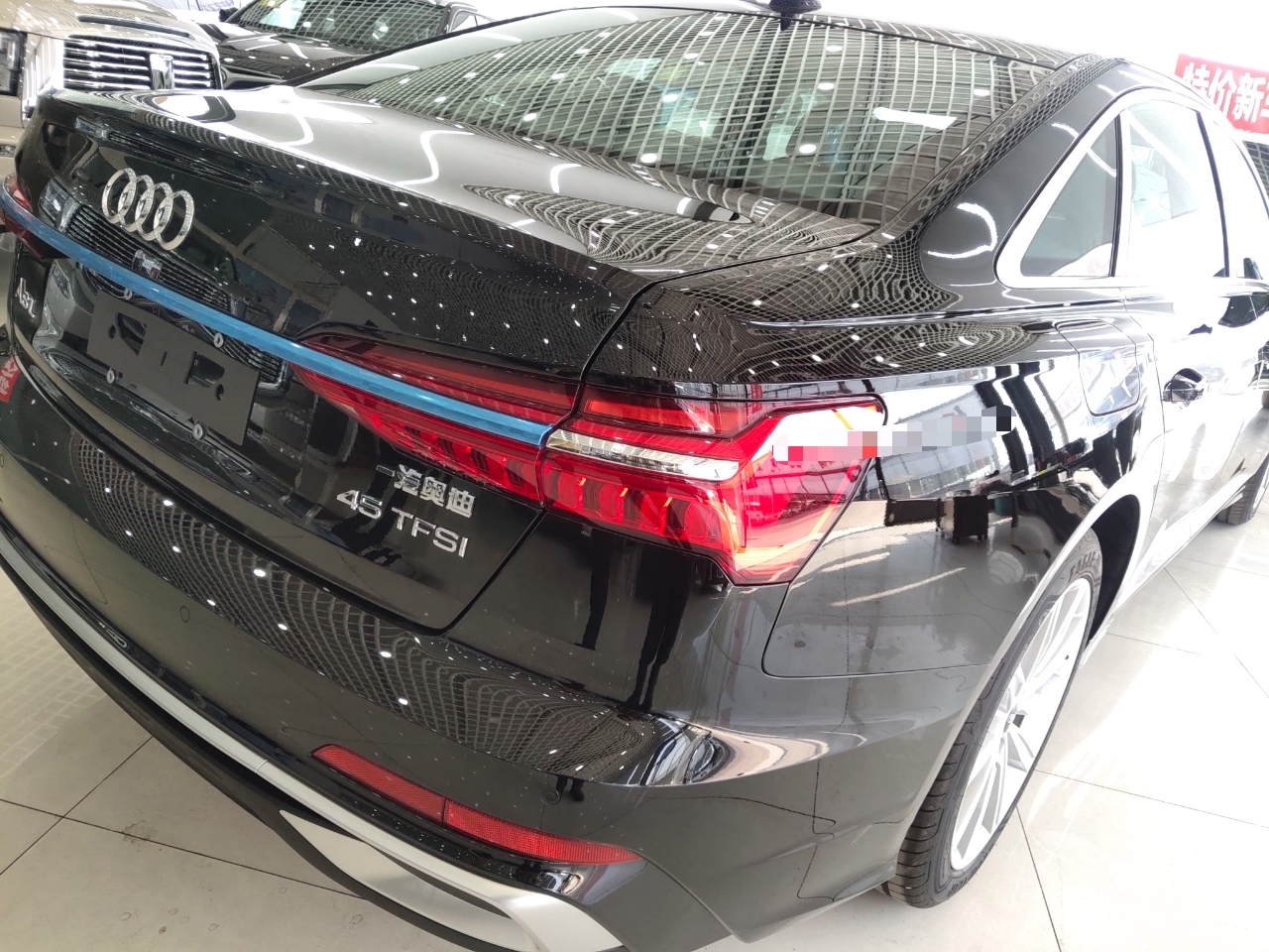 奥迪A6L 2023款 45 TFSI 臻选动感型