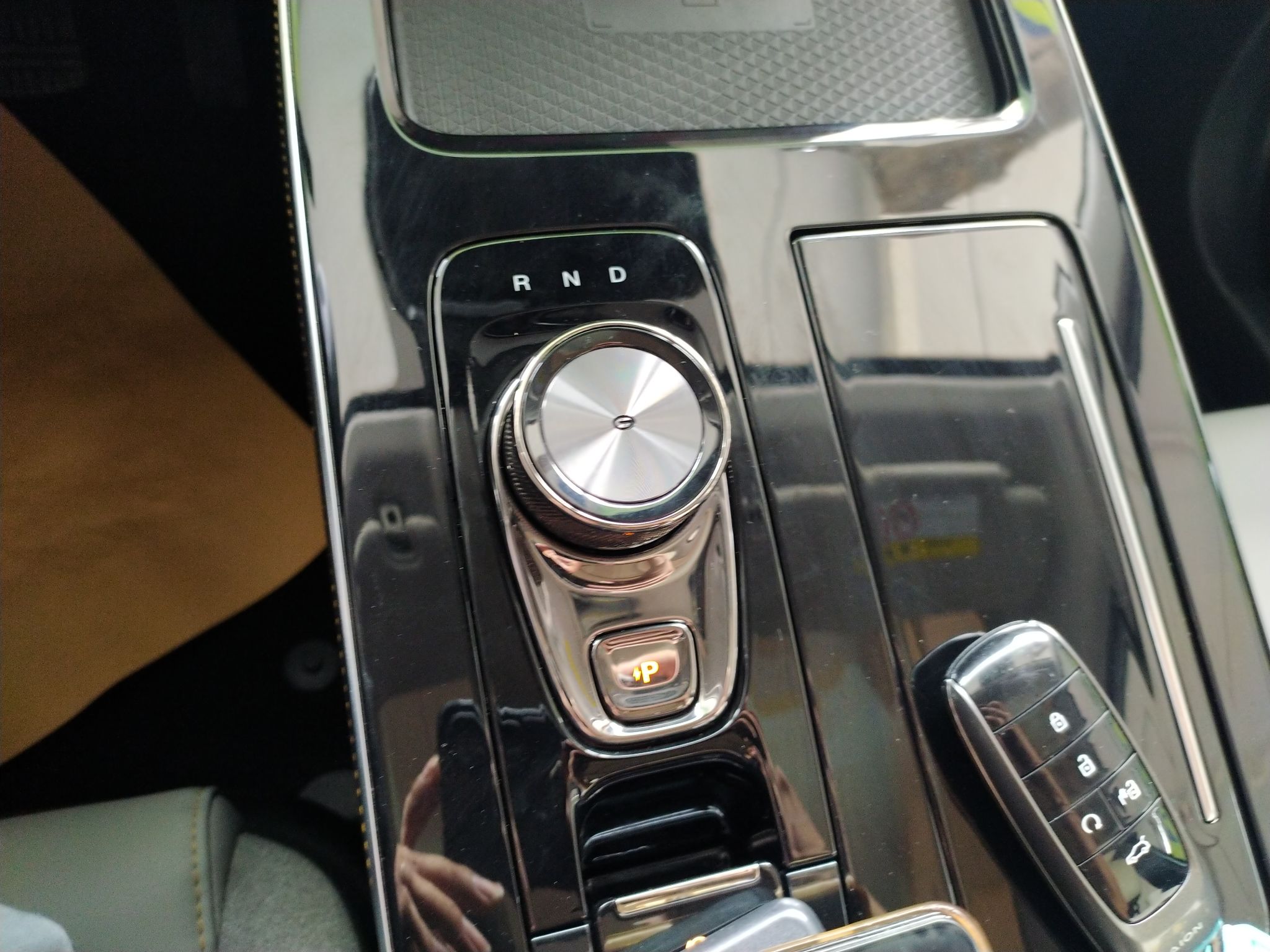 广汽埃安 Aion V(埃安V) 2021款 PLUS 80 领航智驾版