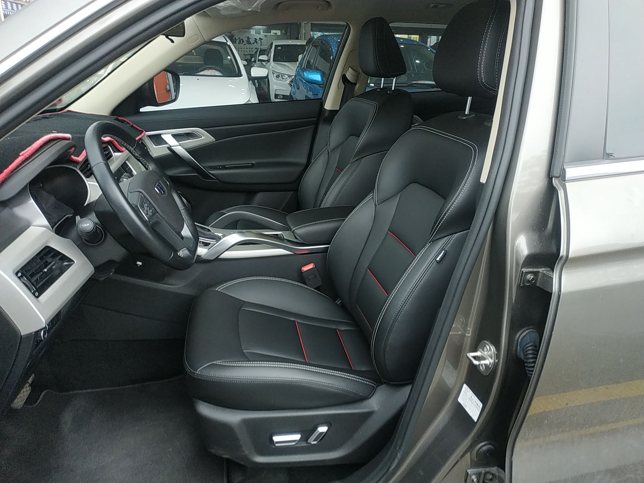 吉利汽车 博越 2018款 1.8TD 自动两驱智联型4G互联版